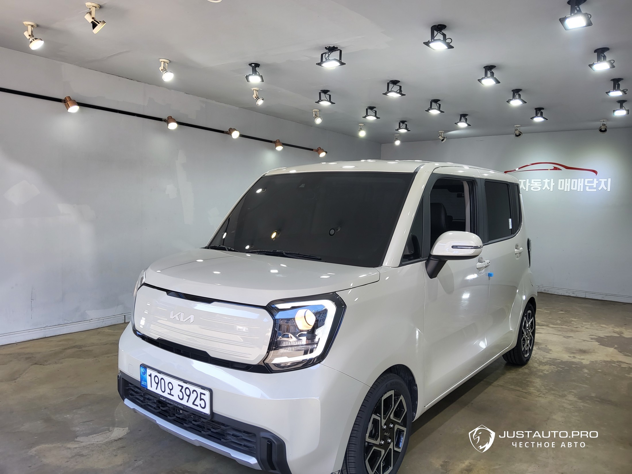 Автомобиль Kia RAY