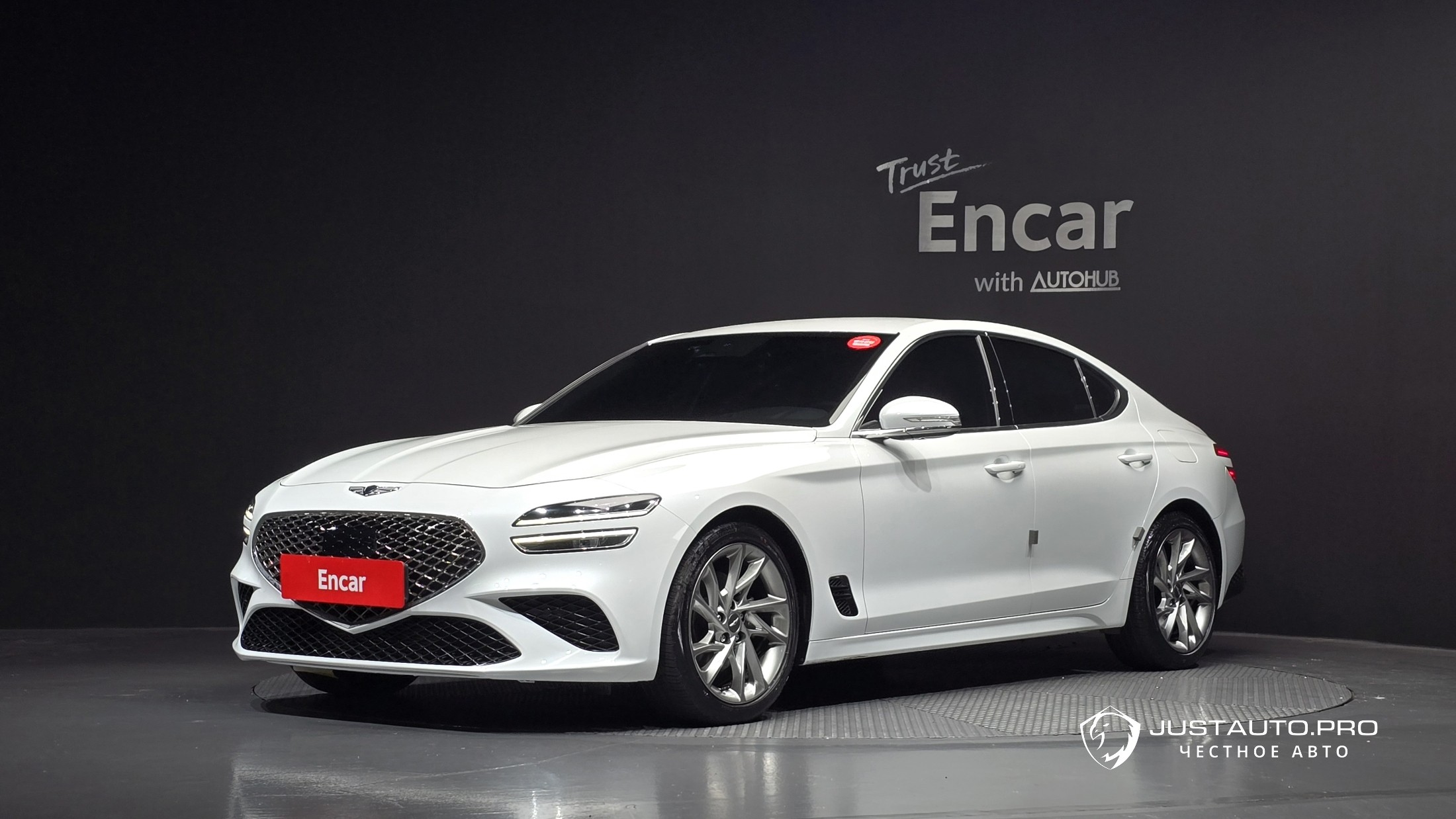 Автомобиль Genesis G70