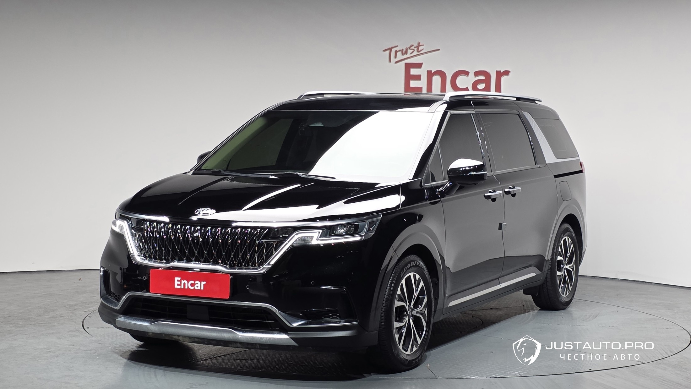 Автомобиль Kia Canival
