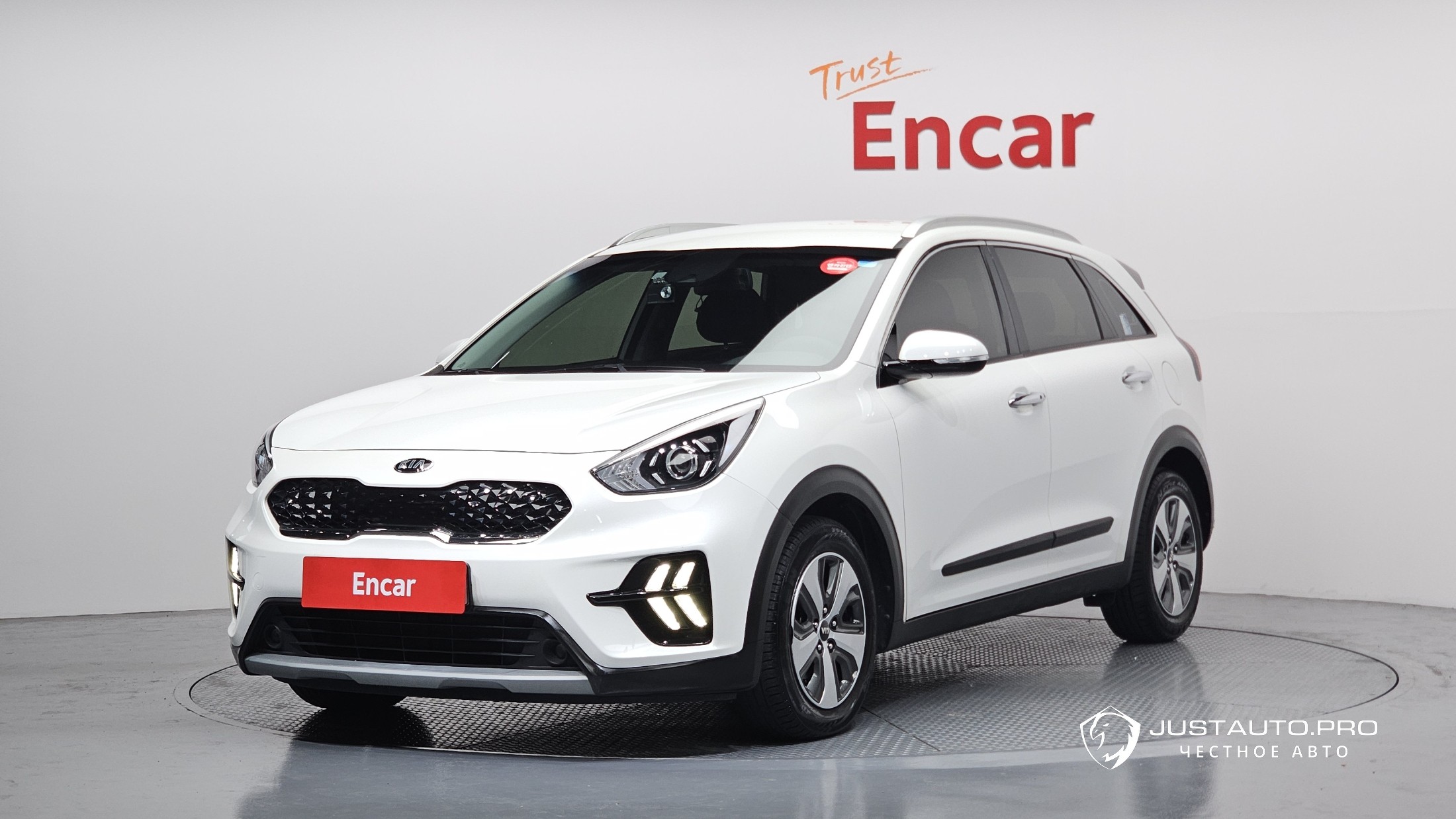 Автомобиль Kia Niro