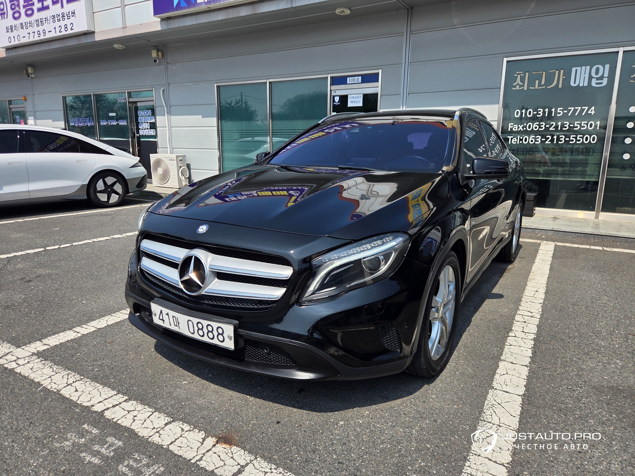 Автомобиль Mercedes-Benz GLA-Class