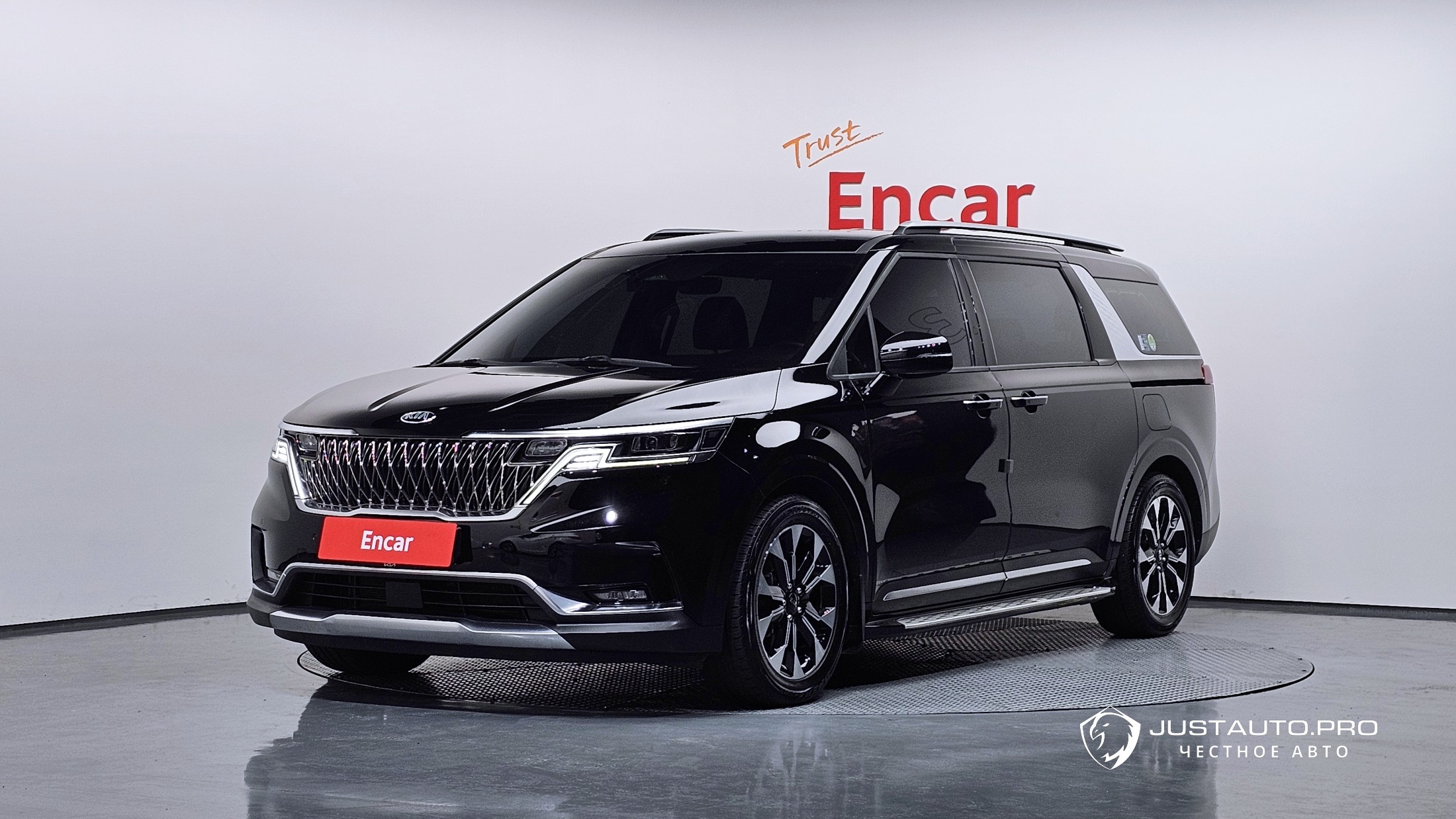 Автомобиль Kia Canival