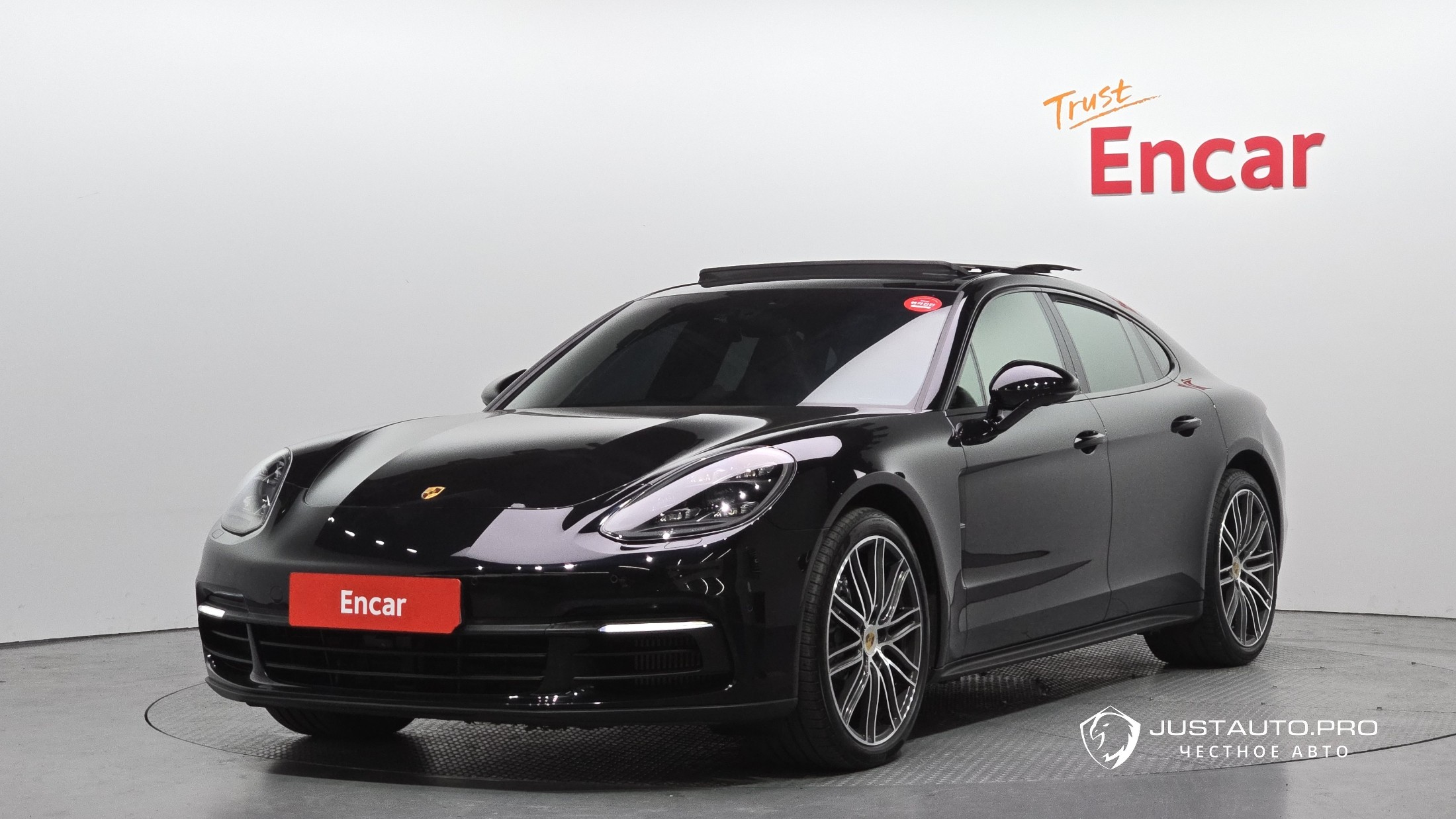 Автомобиль Porsche Panamera