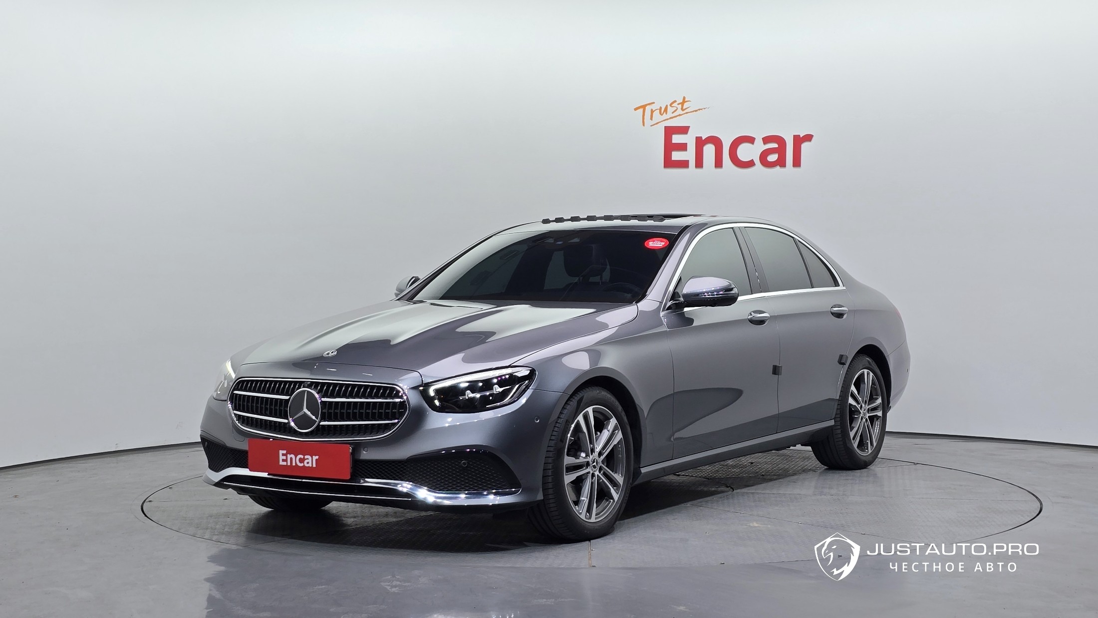 Автомобиль Mercedes-Benz E-Class
