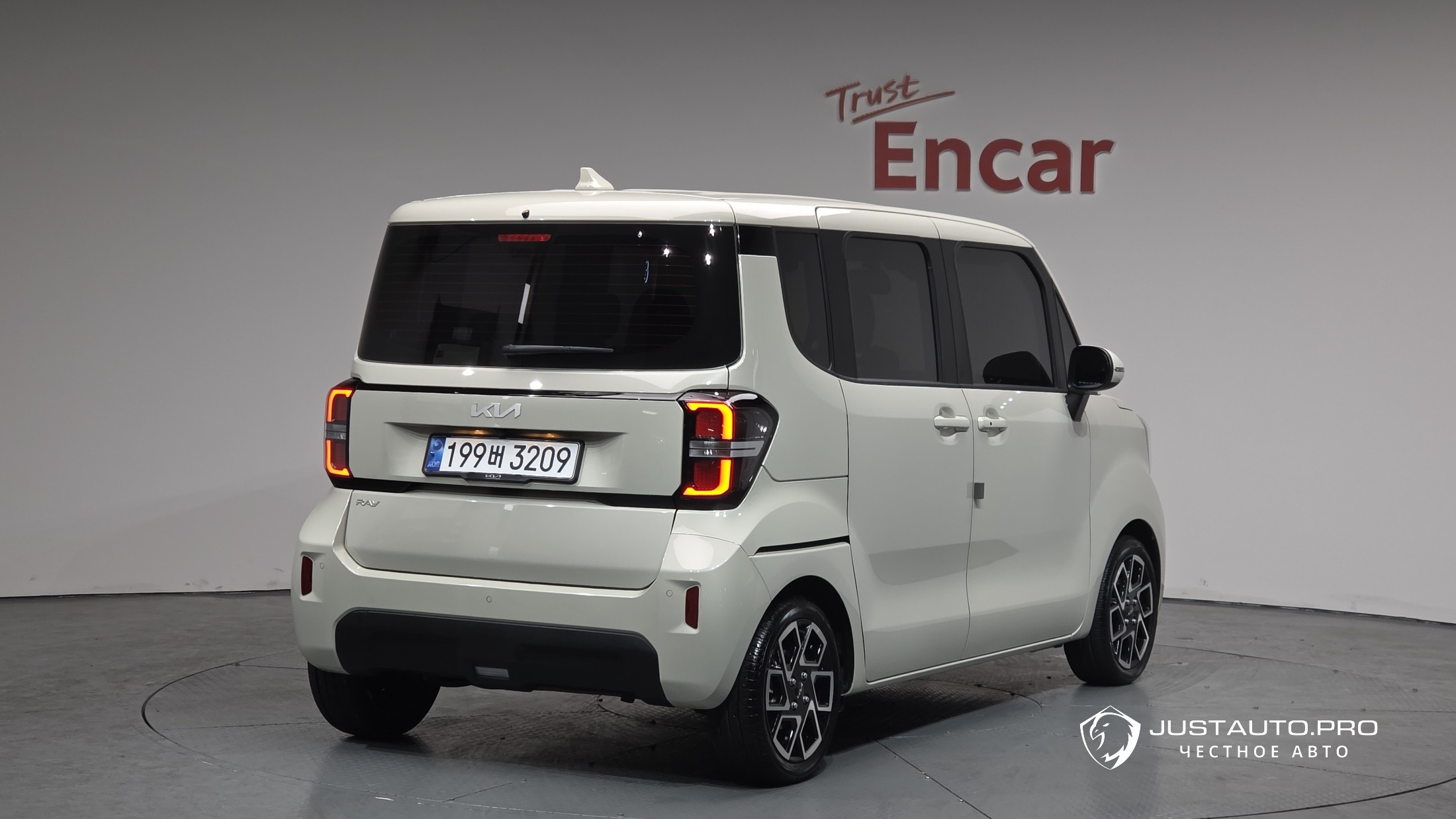 Автомобиль Kia RAY