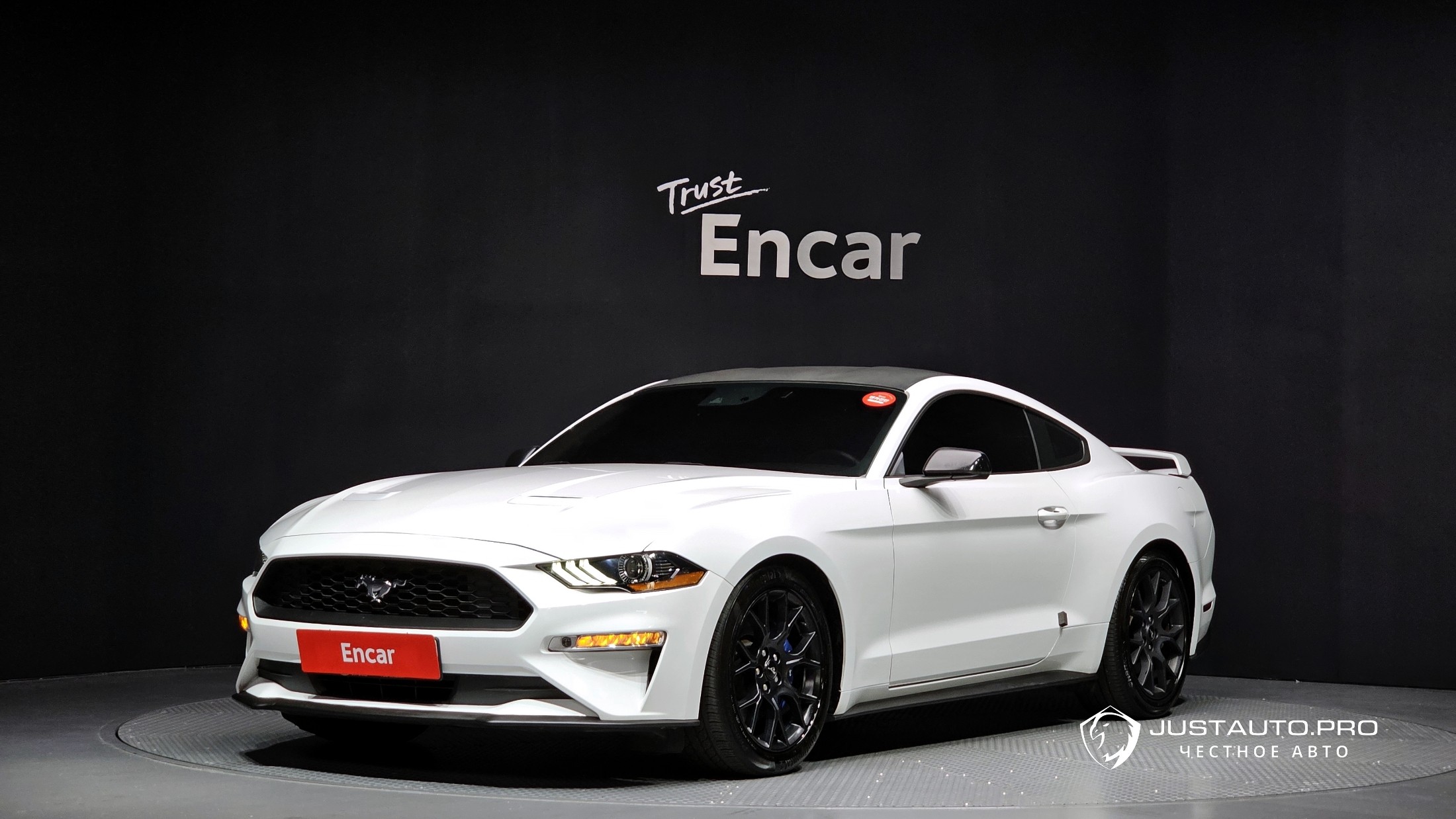 Автомобиль Ford Mustang