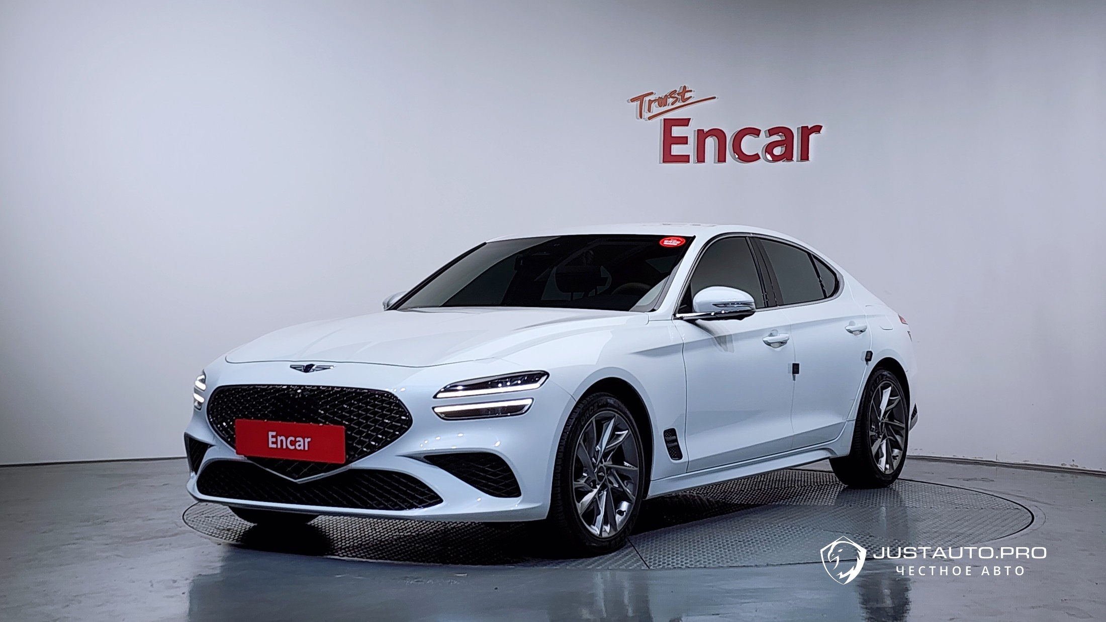 Автомобиль Genesis G70