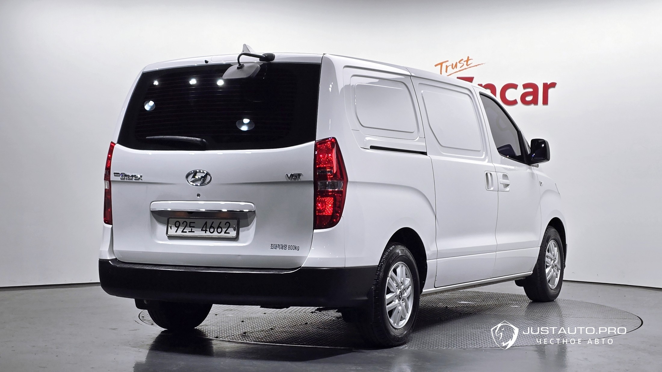 Автомобиль Hyundai Starex