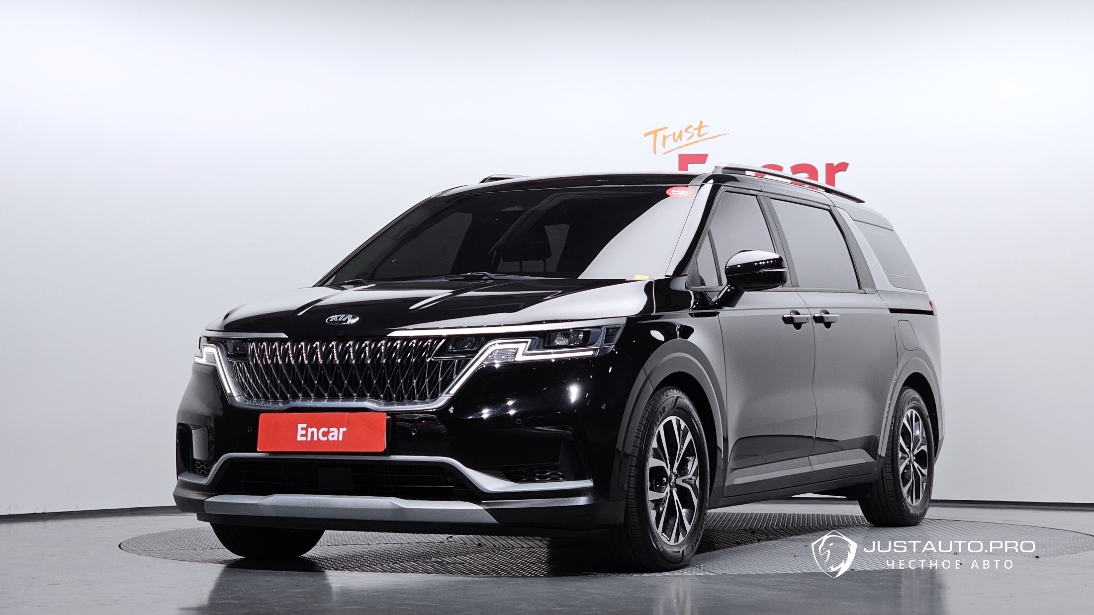 Автомобиль Kia Canival