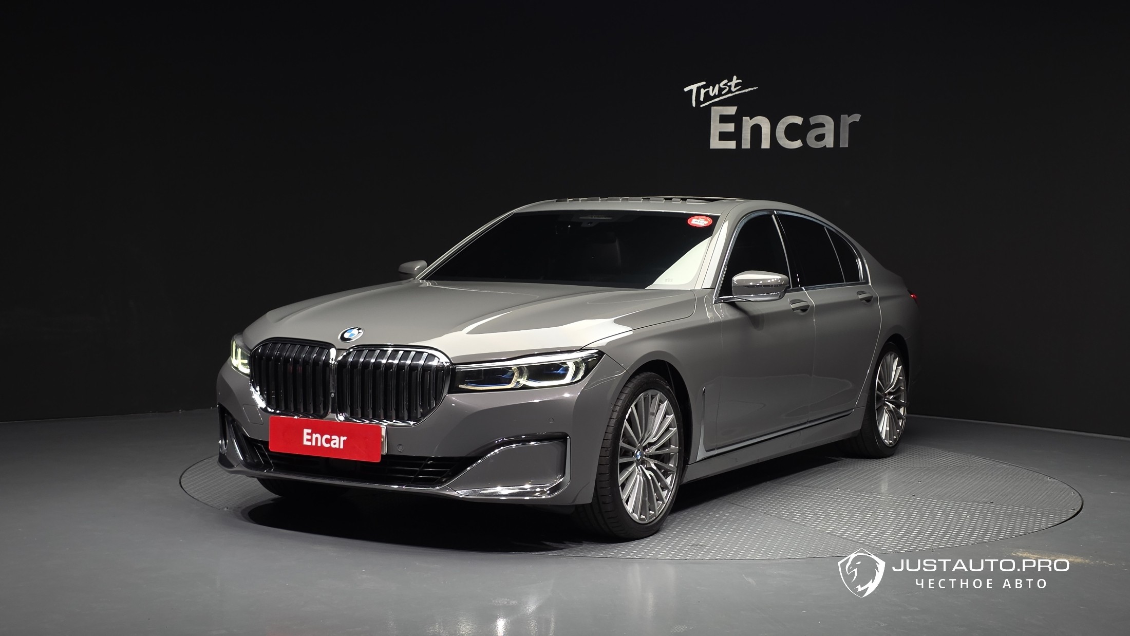 Автомобиль BMW 7-Series