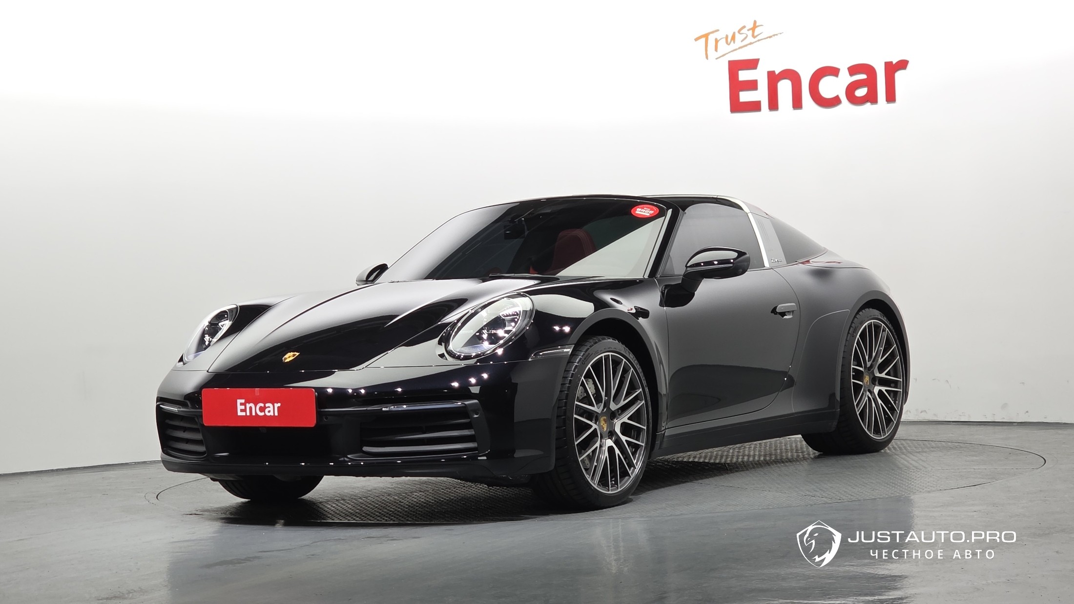 Автомобиль Porsche 911