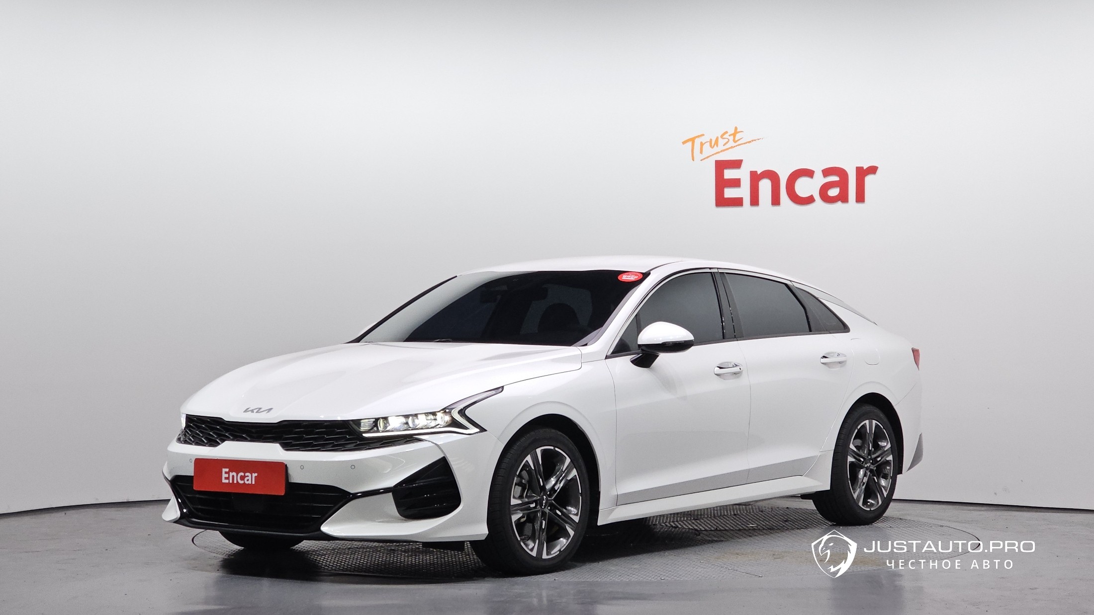 Автомобиль Kia K5