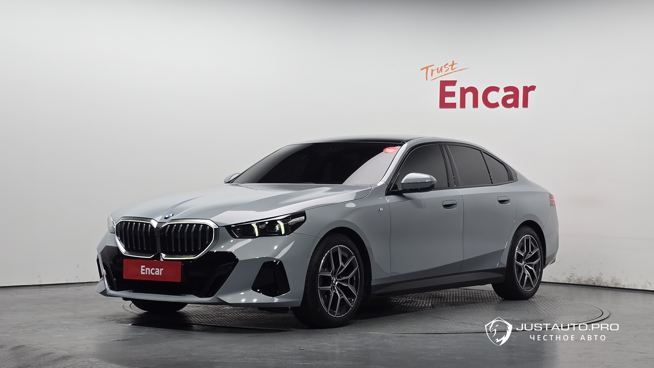 Автомобиль BMW 5-Series