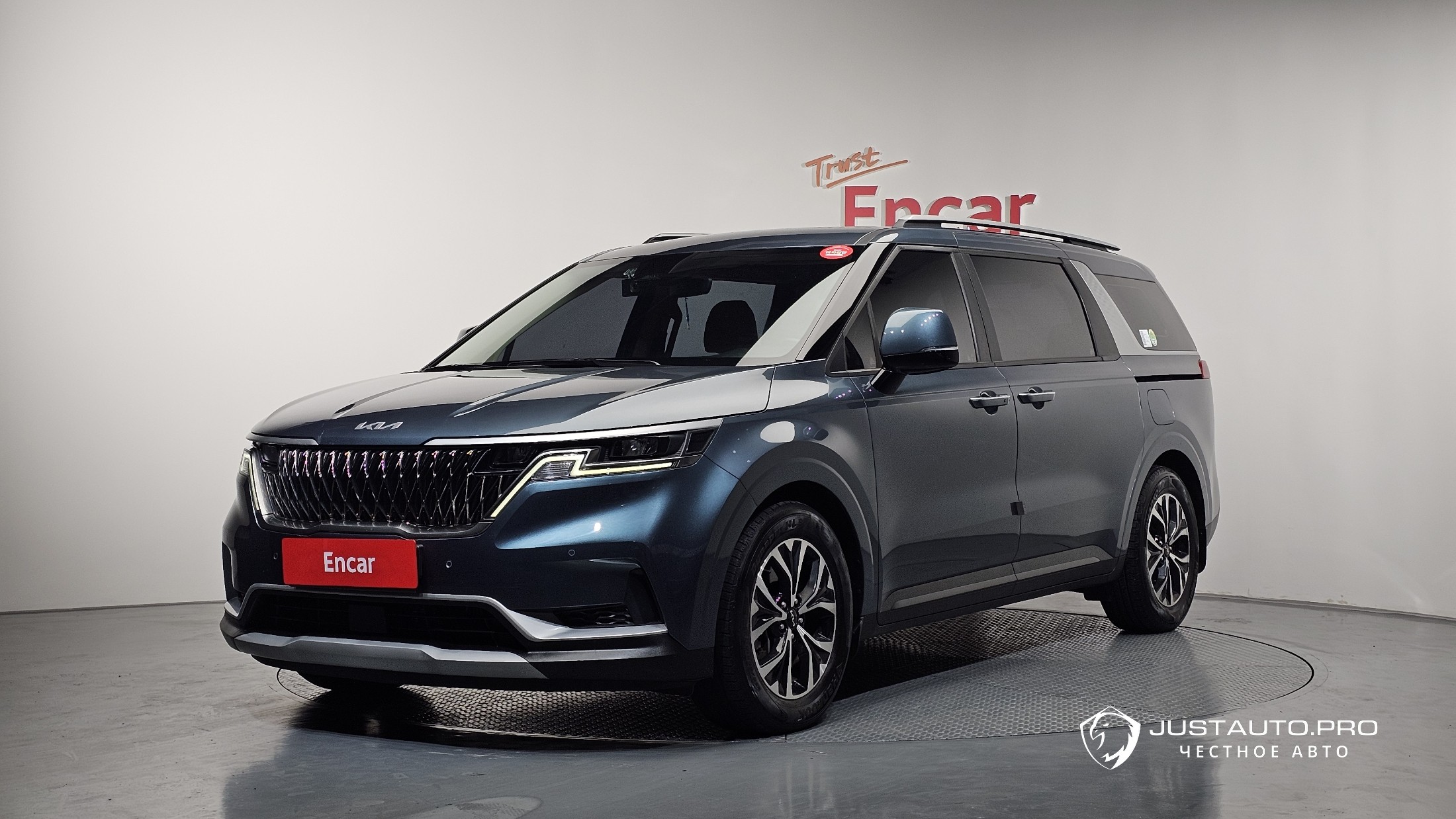Автомобиль Kia Canival