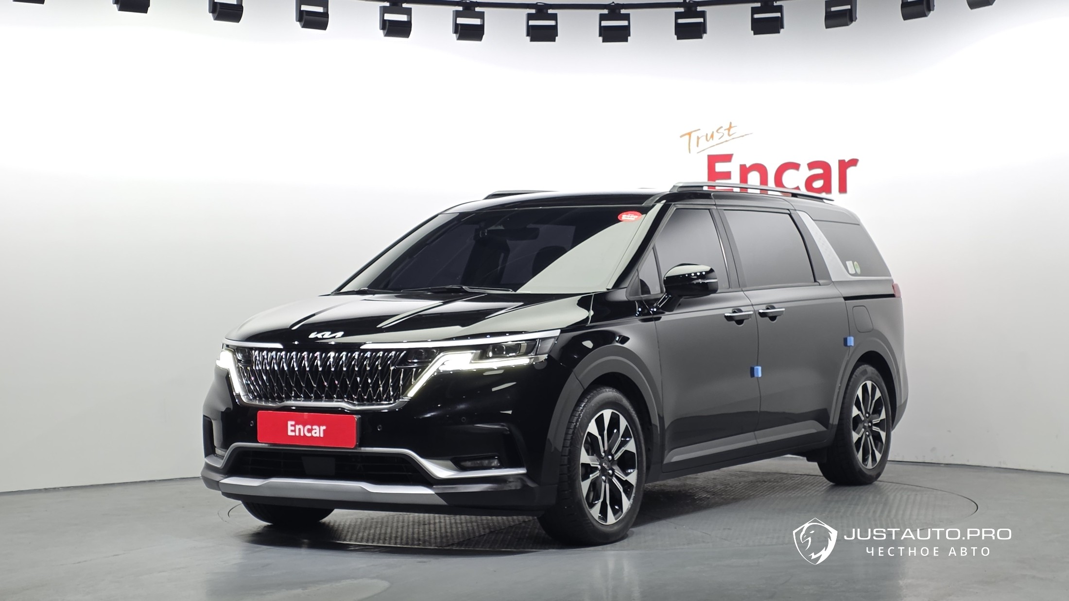 Автомобиль Kia Canival