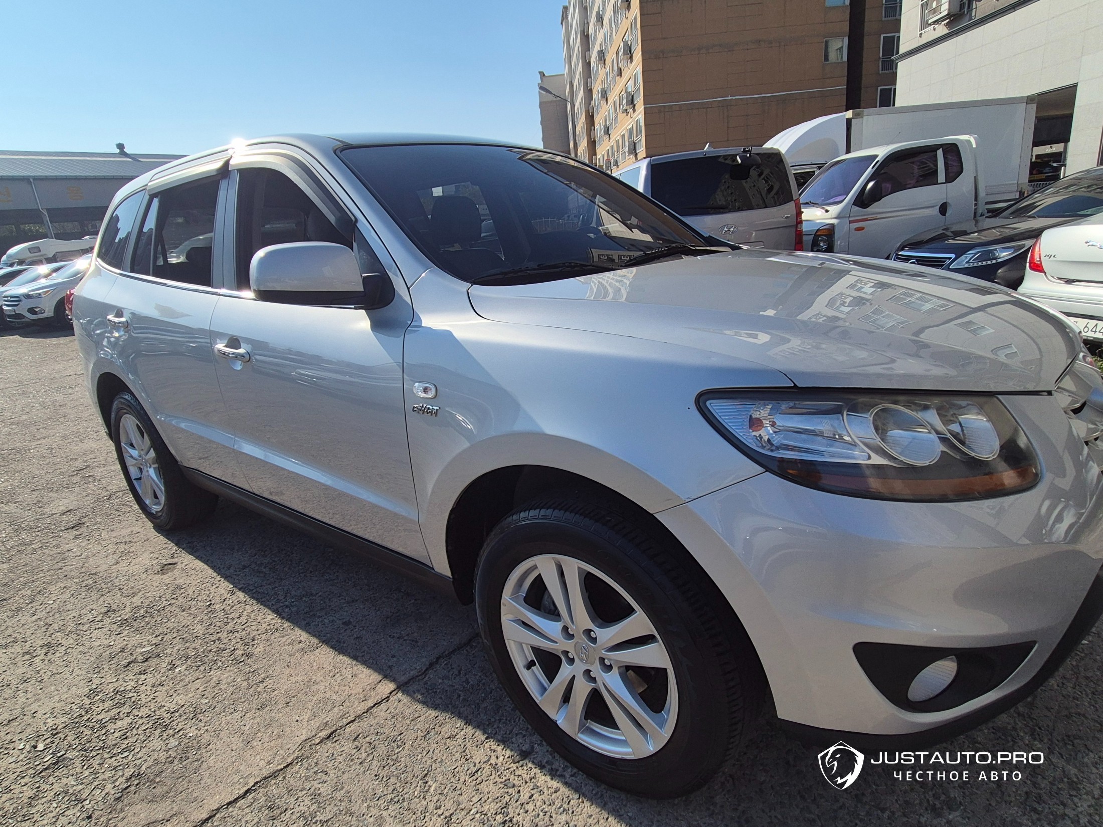 Автомобиль Hyundai Santafe