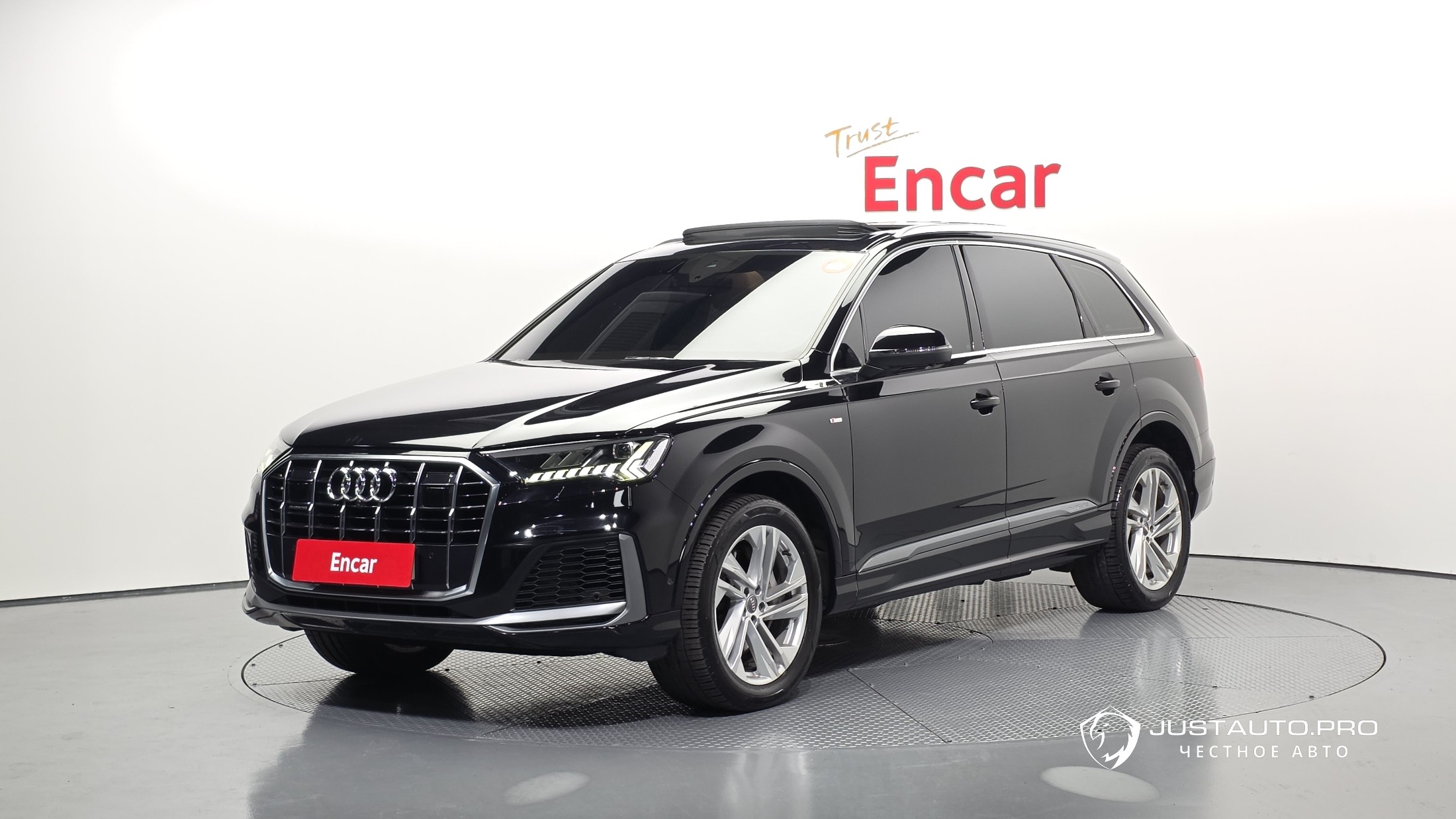 Автомобиль Audi Q7