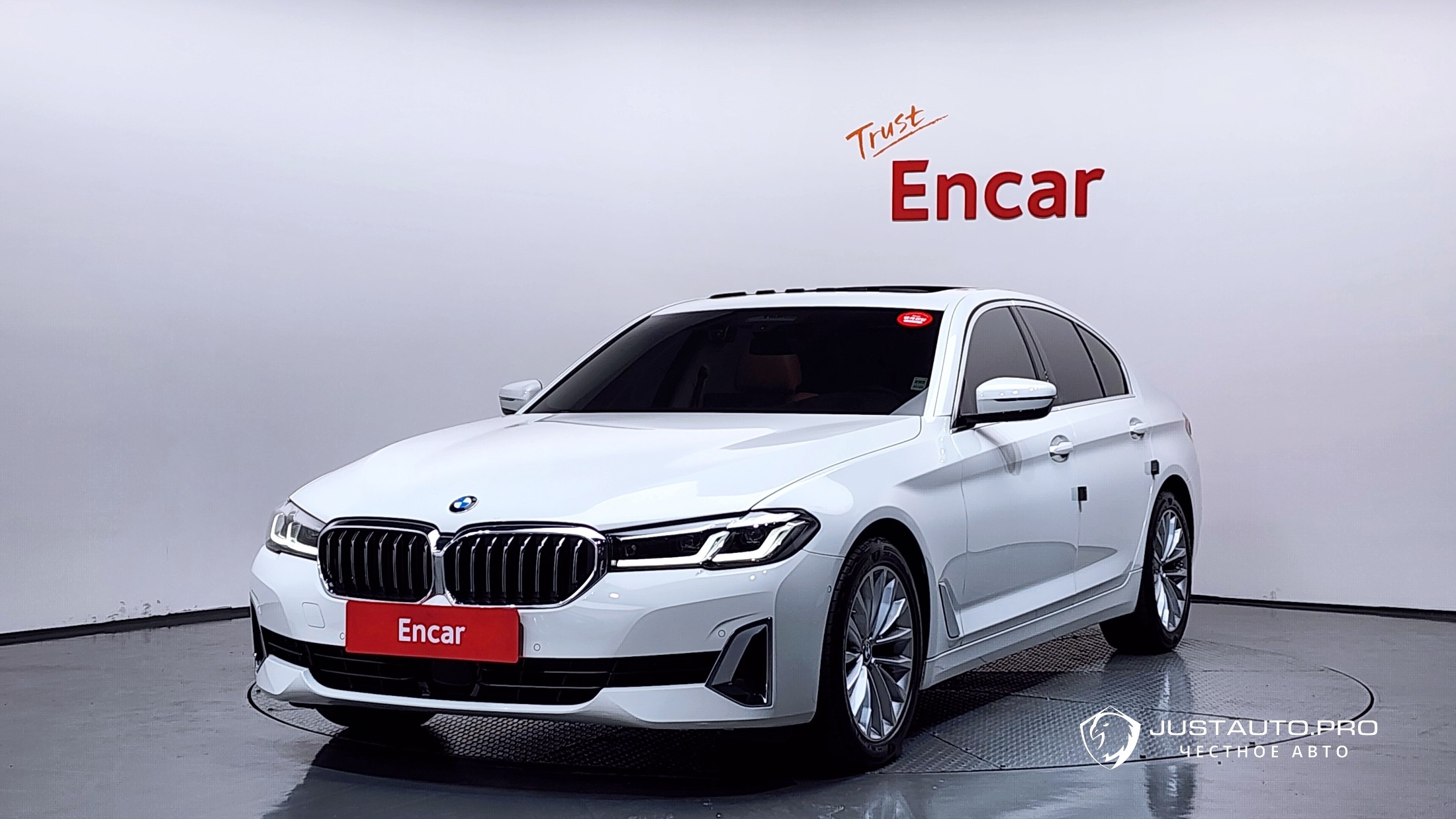 Автомобиль BMW 5-Series