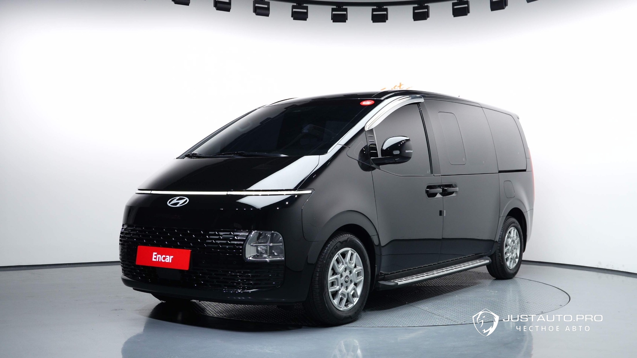 Автомобиль Hyundai Staria