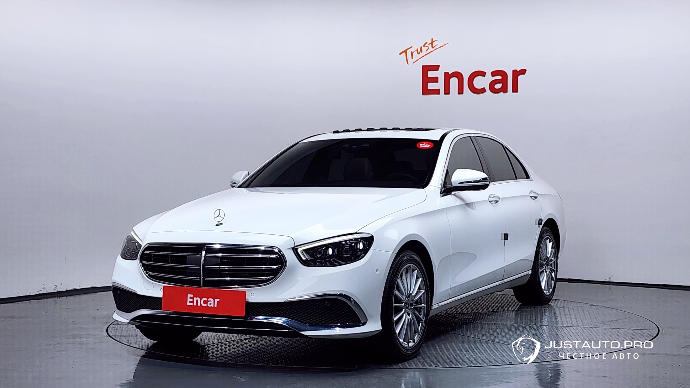 Автомобиль Mercedes-Benz E-Class