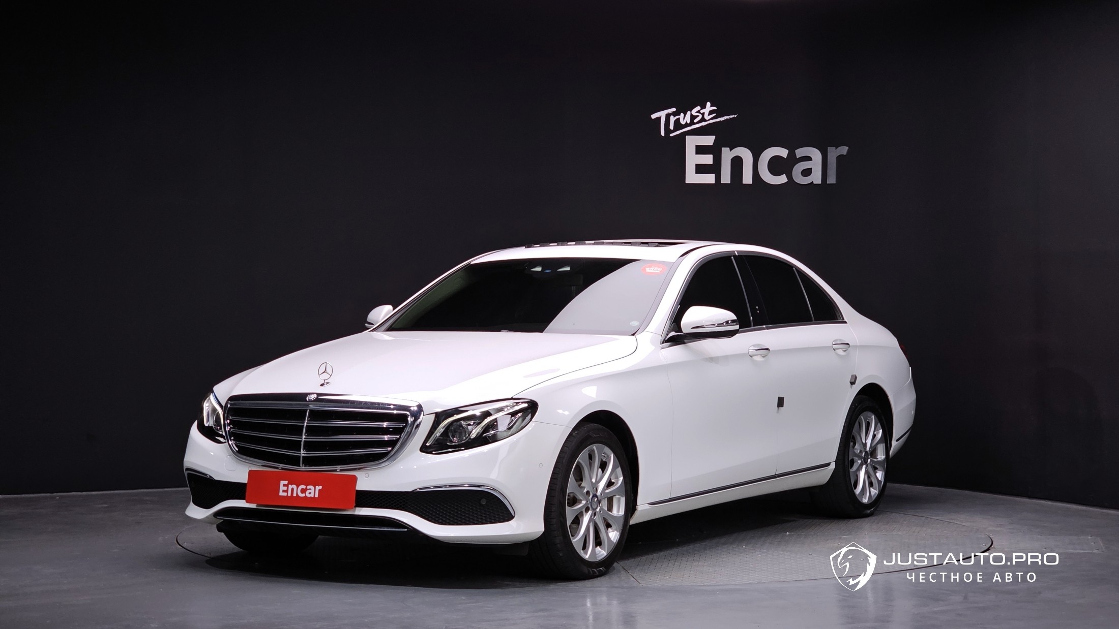 Автомобиль Mercedes-Benz E-Class