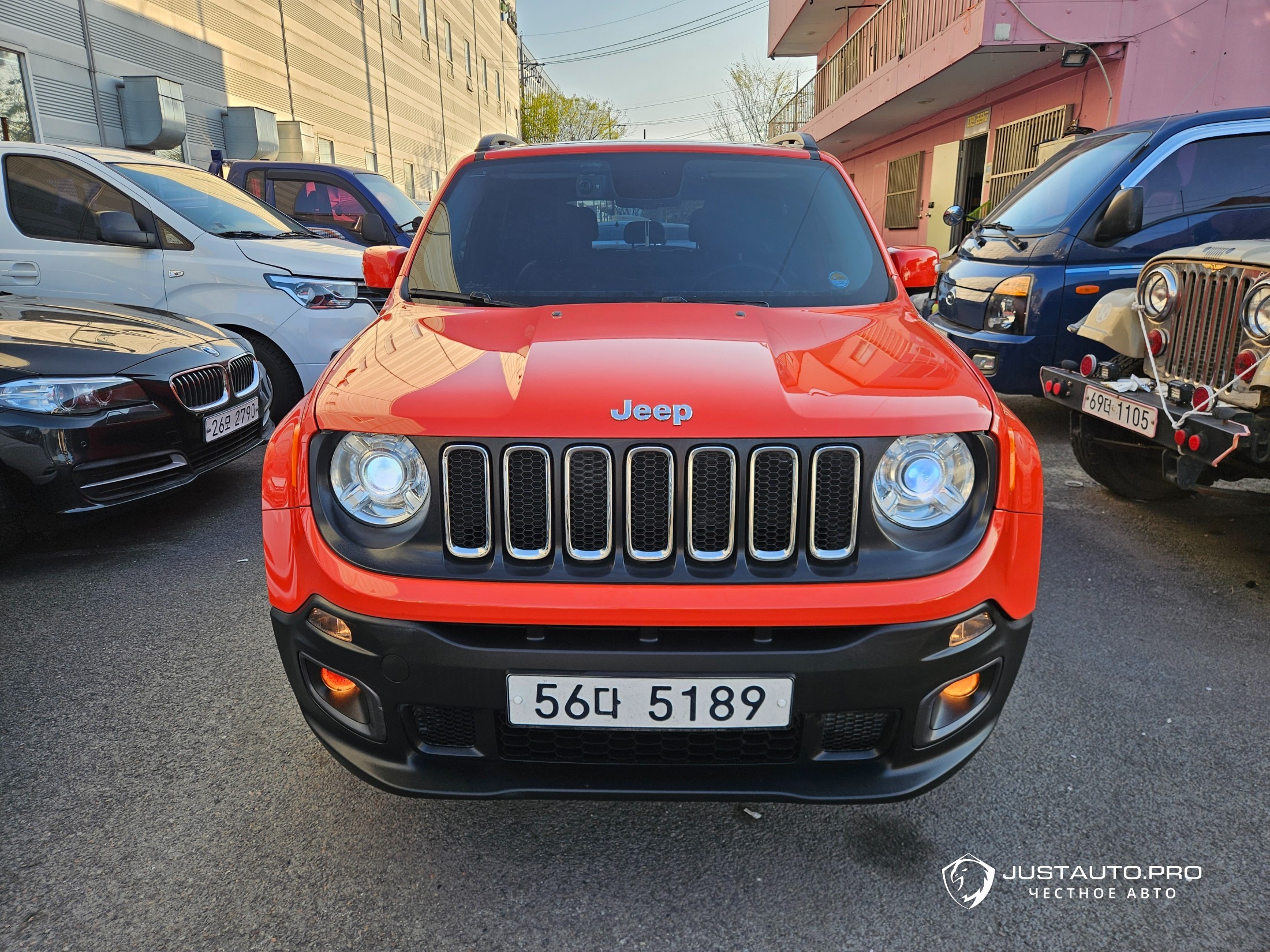 Автомобиль Jeep Renegade
