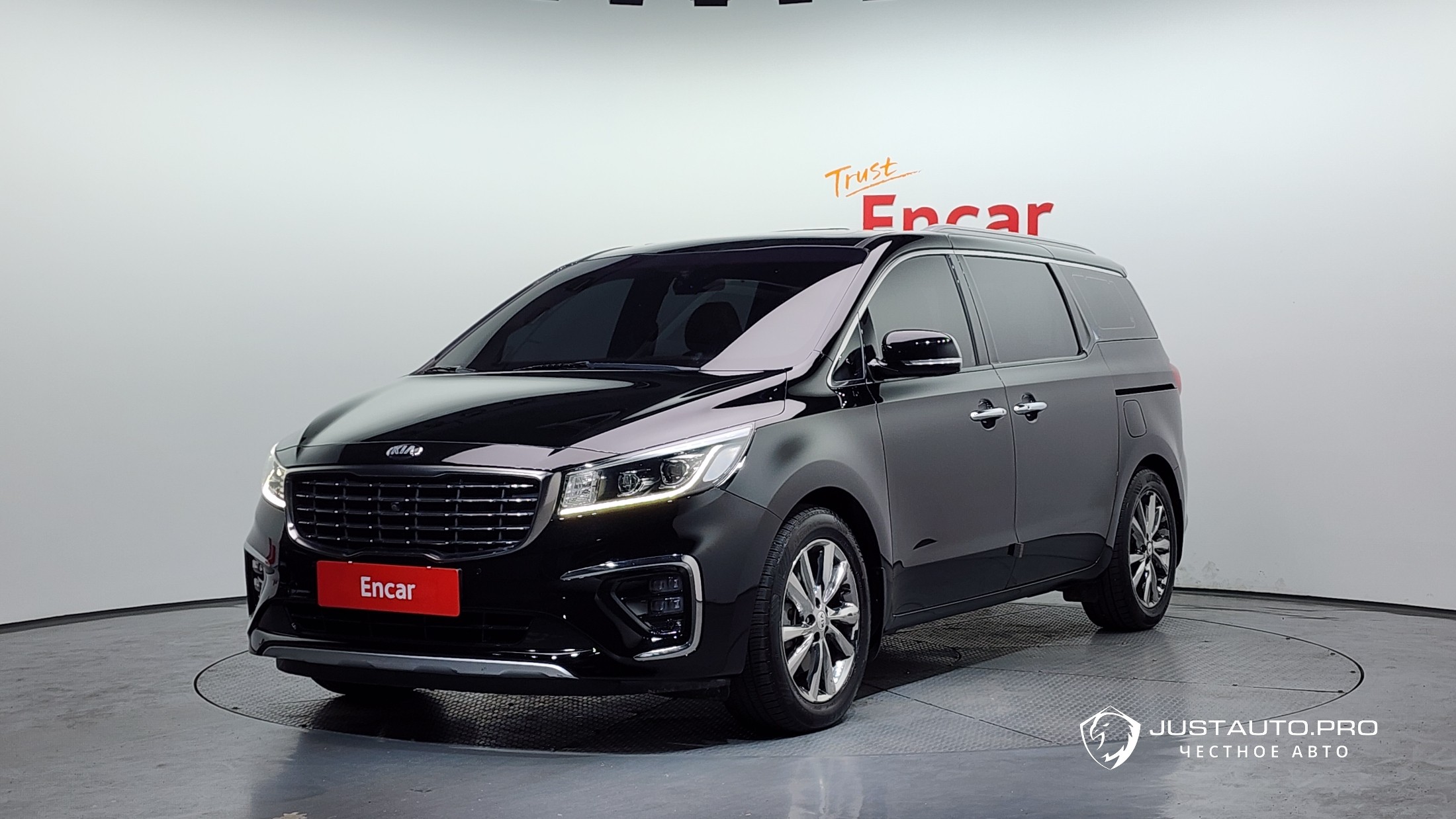 Автомобиль Kia Canival