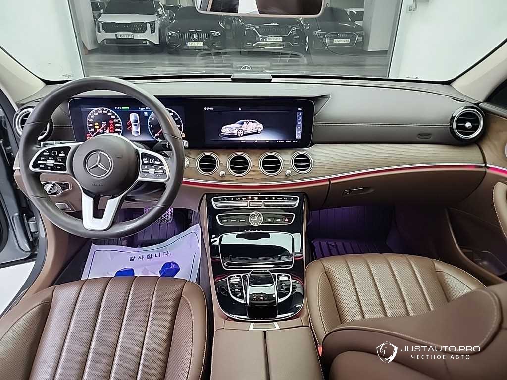 Автомобиль Mercedes-Benz E-Class