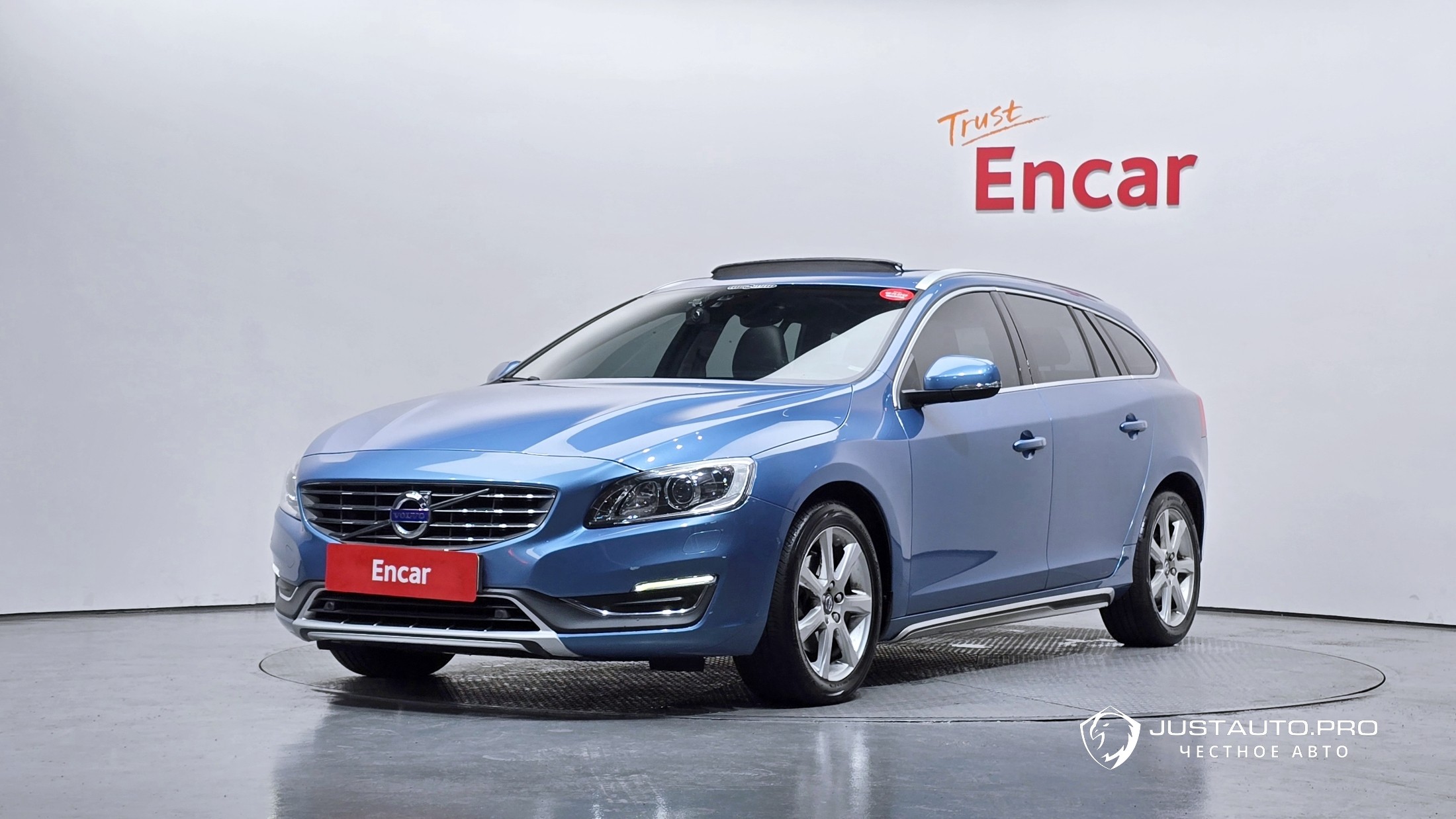 Автомобиль Volvo V60