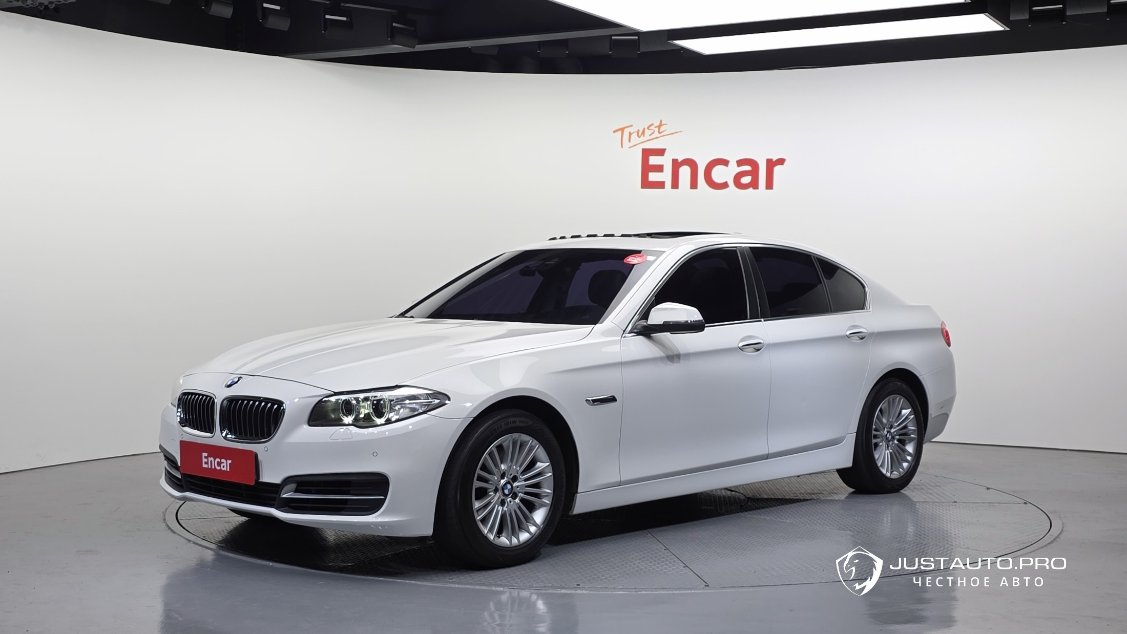 Автомобиль BMW 5-Series
