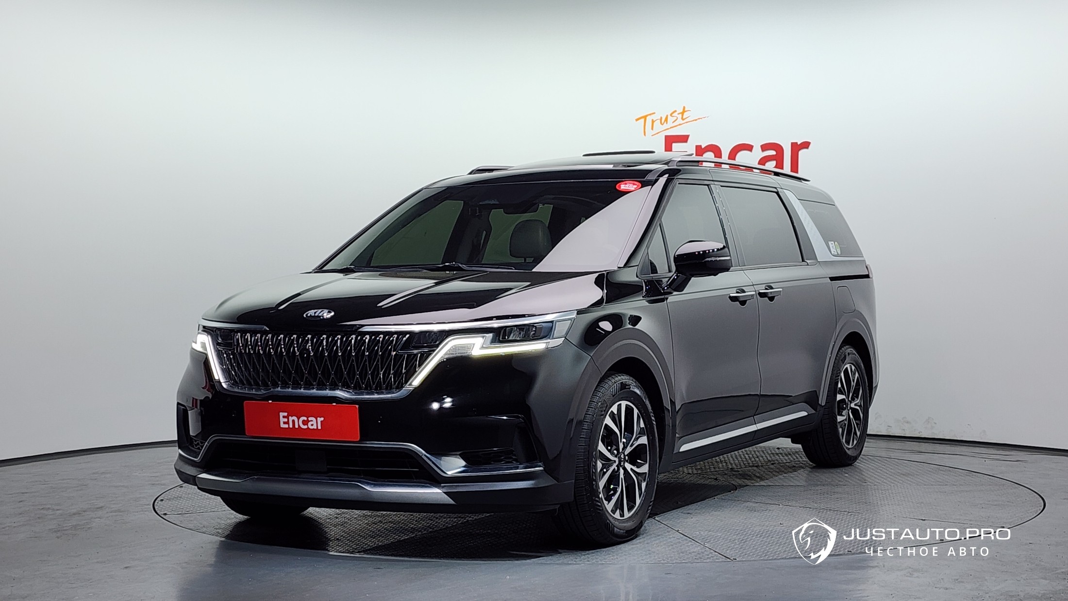 Автомобиль Kia Canival
