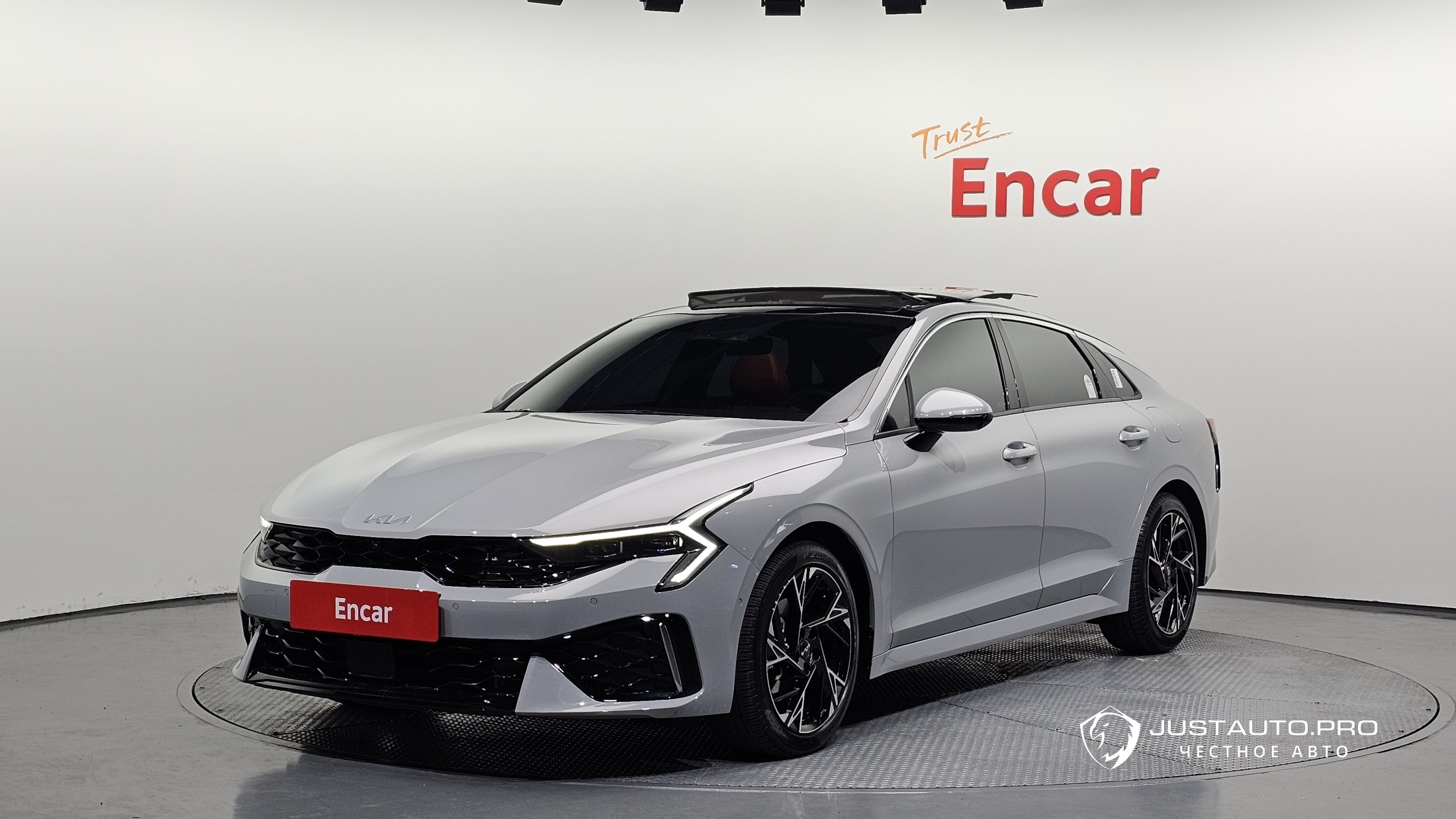 Автомобиль Kia K5