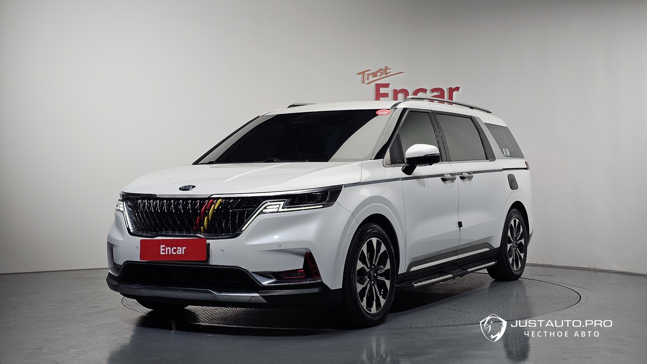 Автомобиль Kia Canival