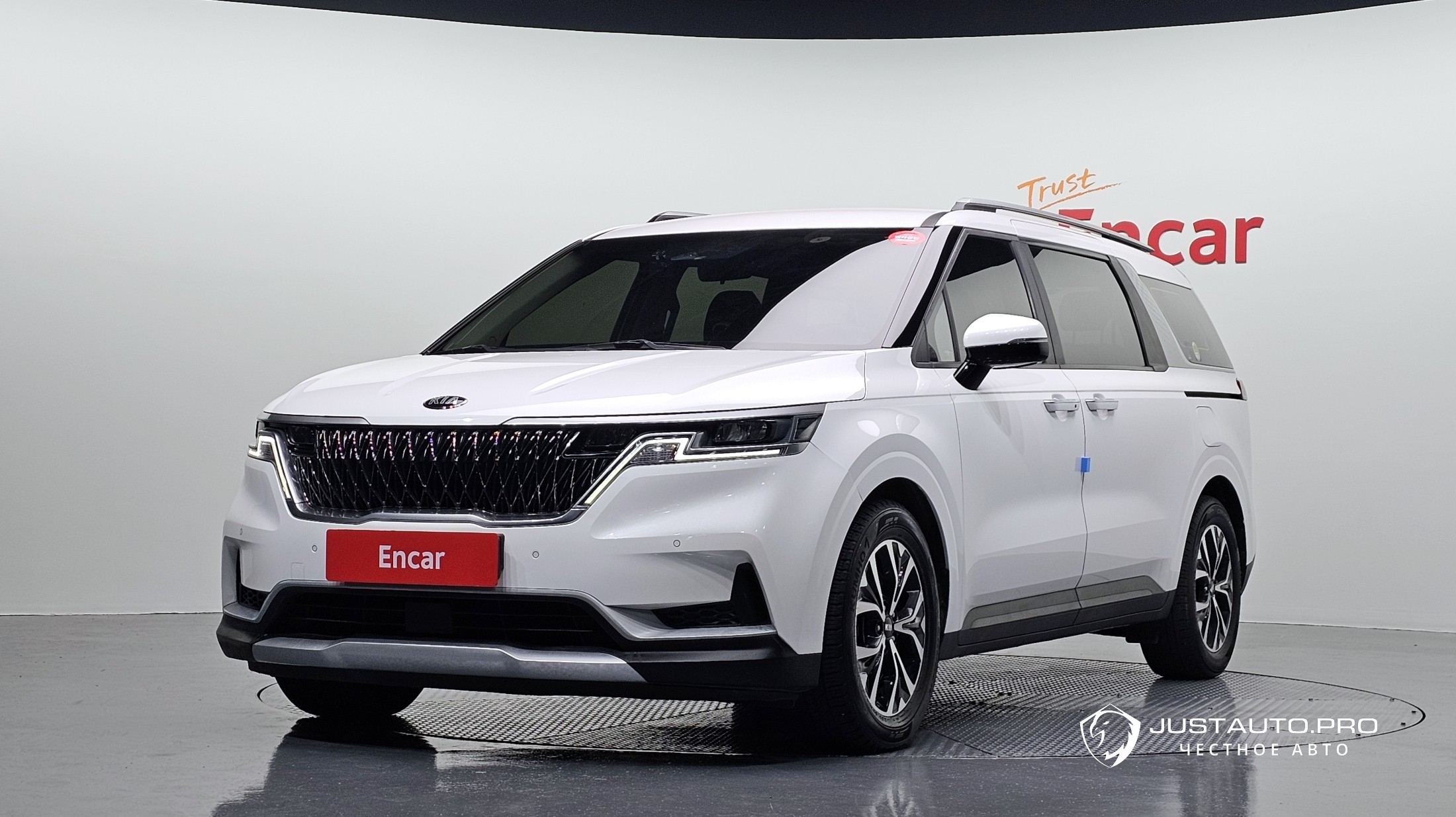 Автомобиль Kia Canival