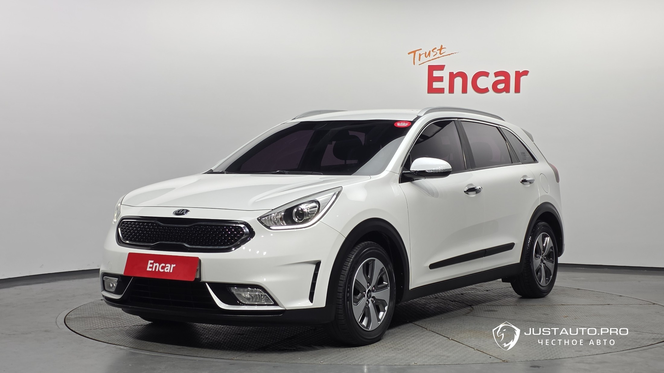 Автомобиль Kia Niro