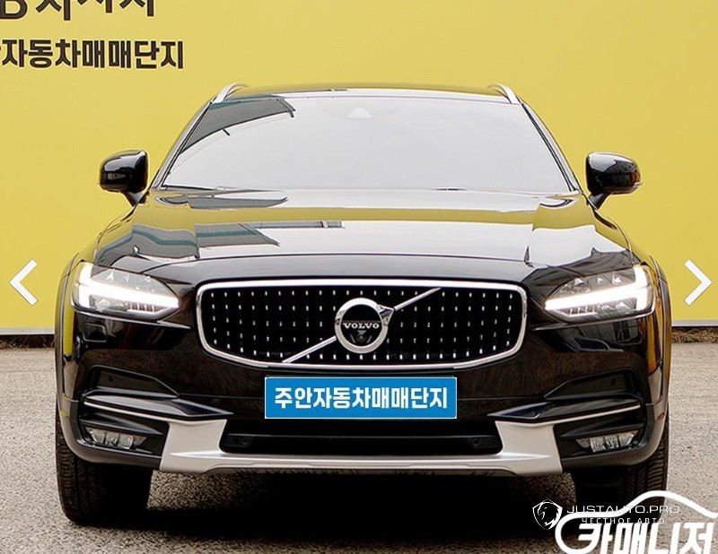 Автомобиль Volvo V90