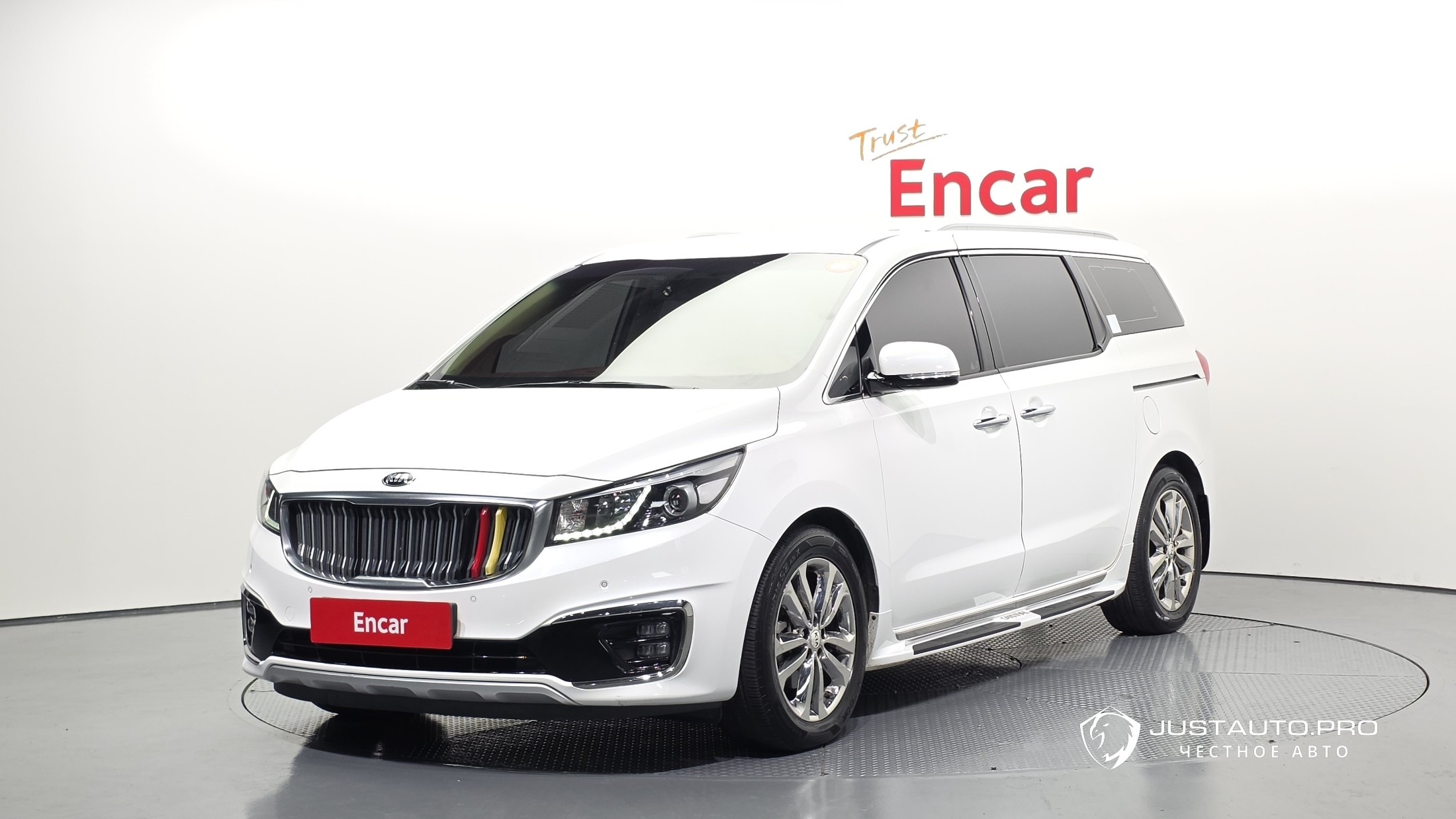 Автомобиль Kia Canival