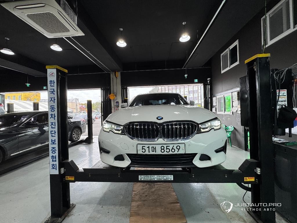 Автомобиль BMW 3-Series