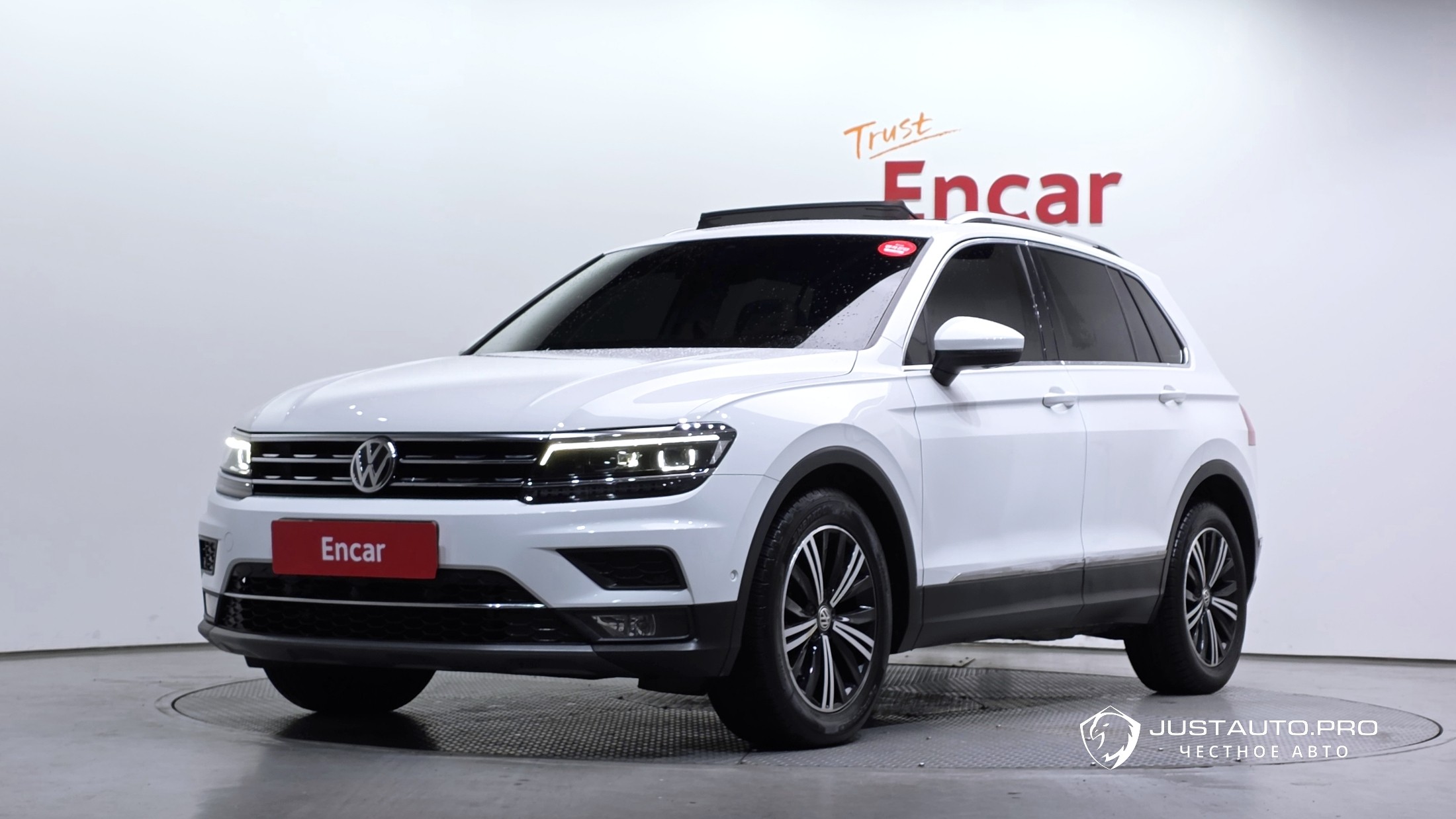 Автомобиль Volkswagen Tiguan