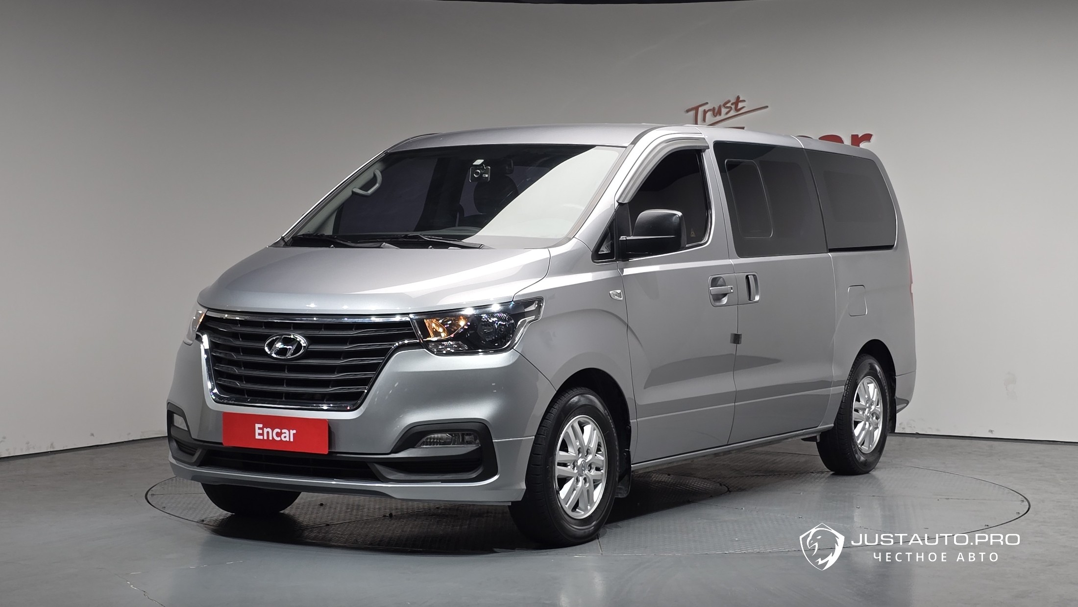 Автомобиль Hyundai Starex