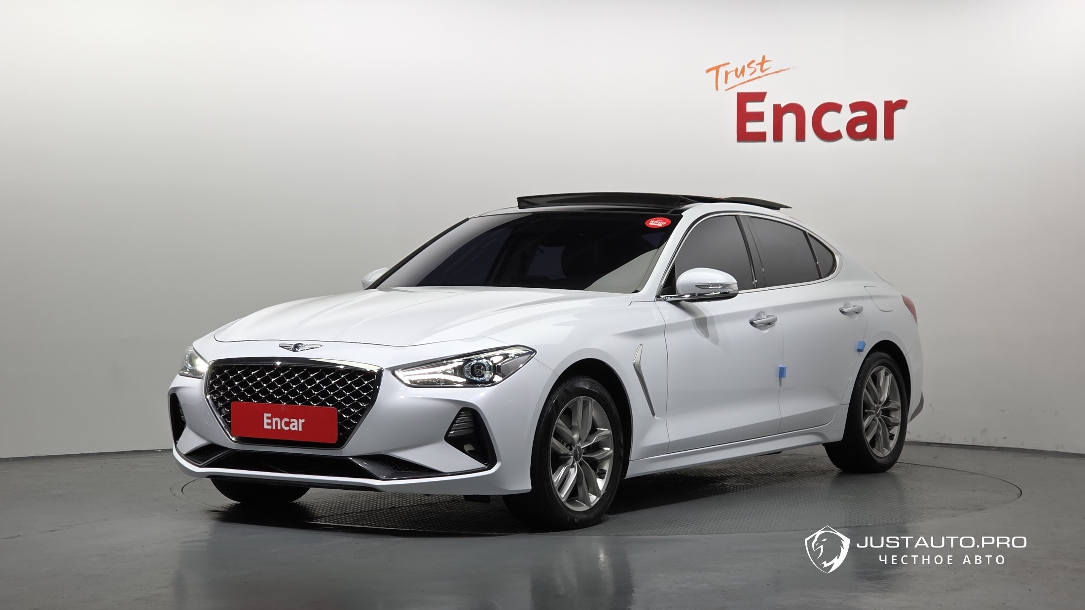 Автомобиль Genesis G70