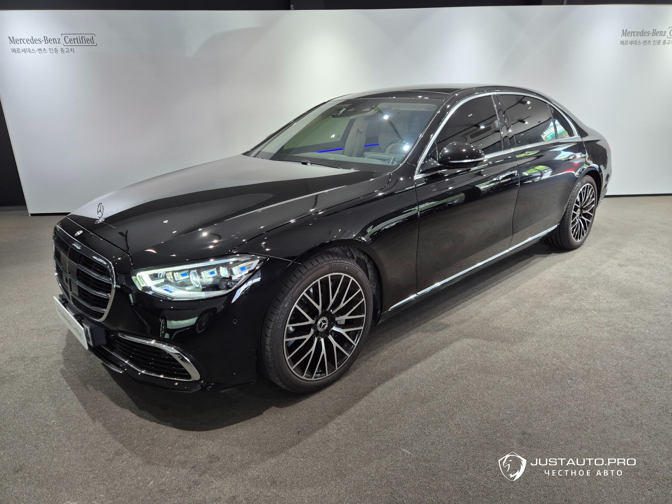 Автомобиль Mercedes-Benz S-Class