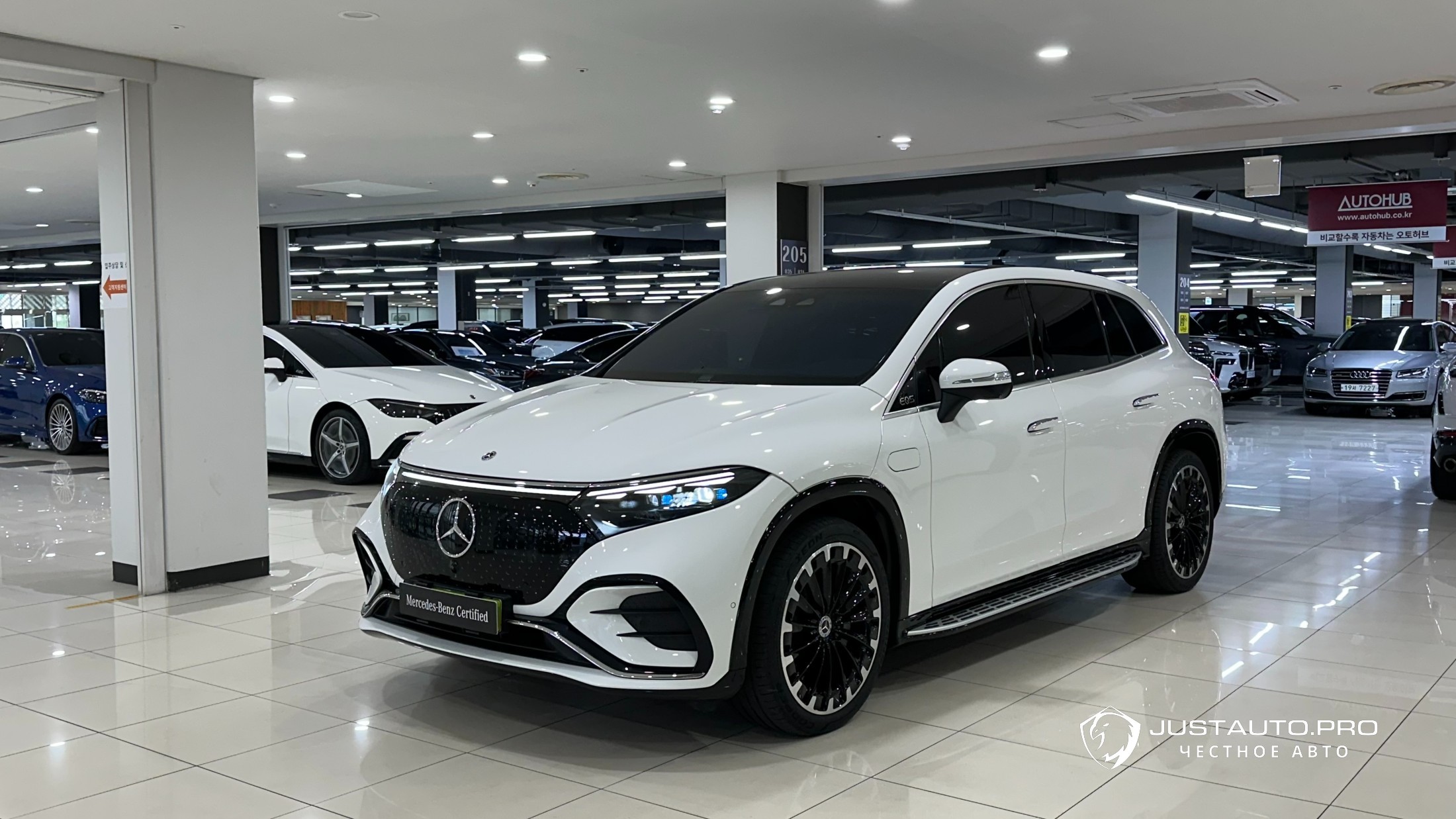 Автомобиль Mercedes-Benz EQS