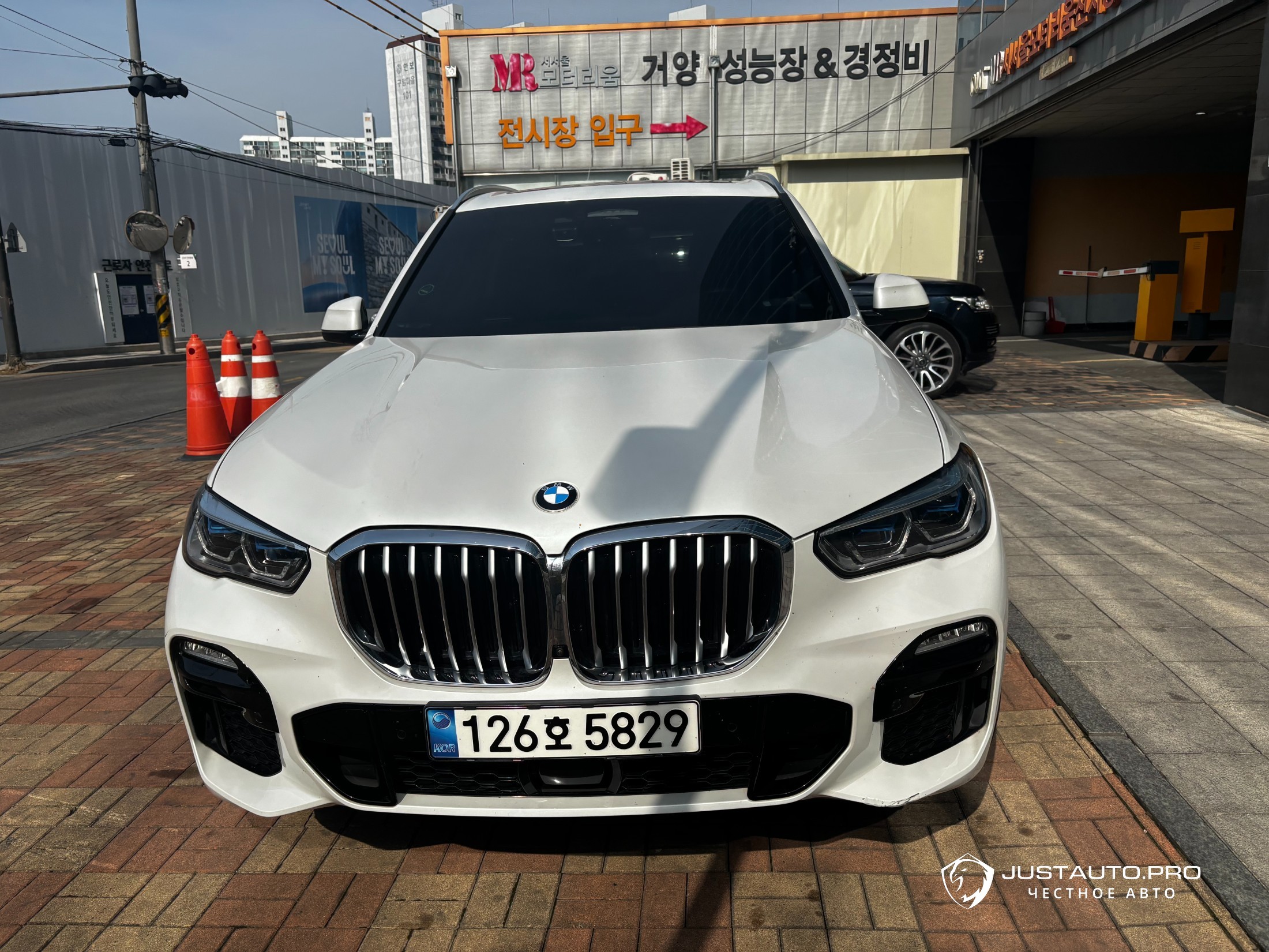Автомобиль BMW X5