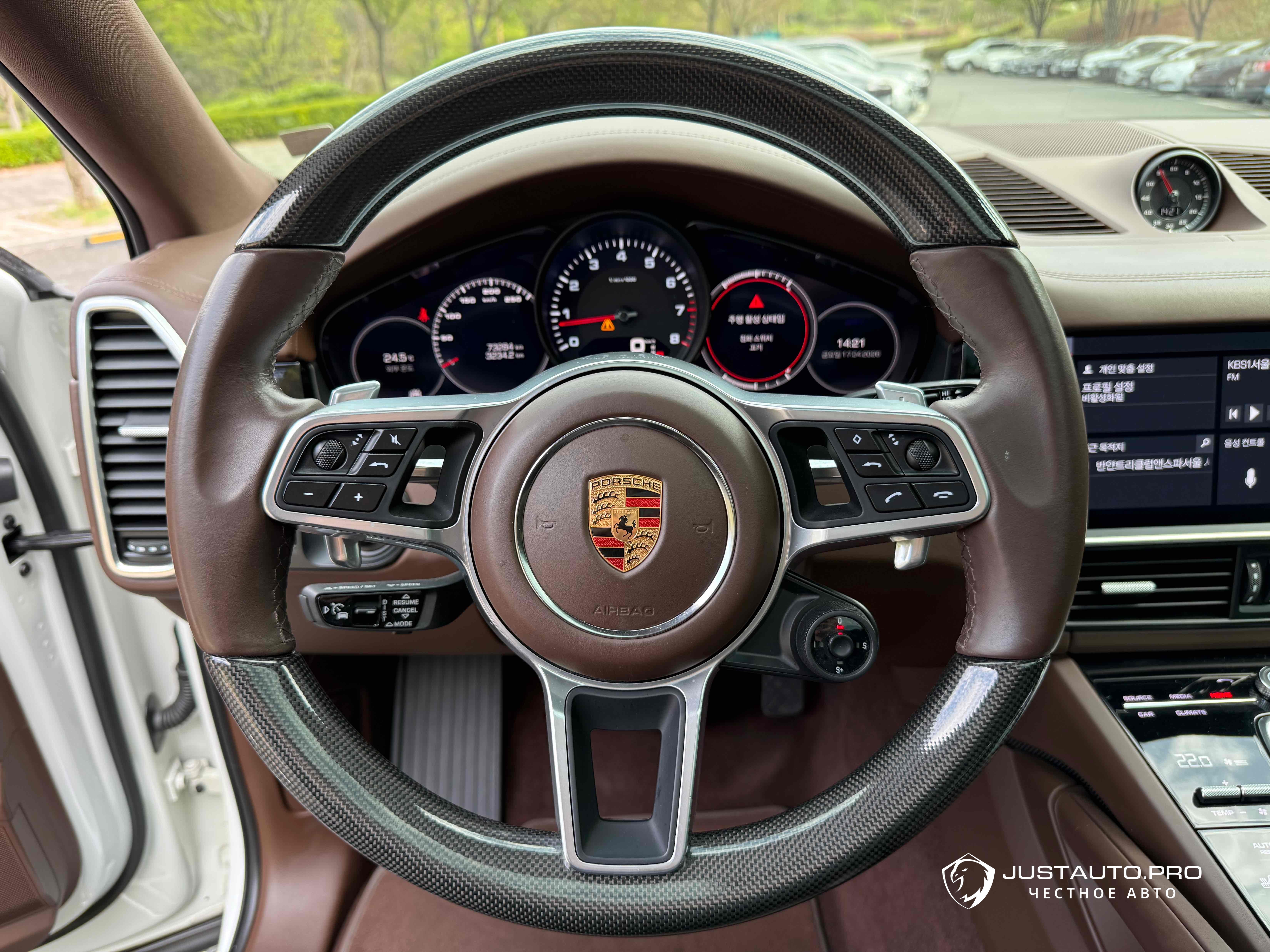 Автомобиль Porsche Cayenne