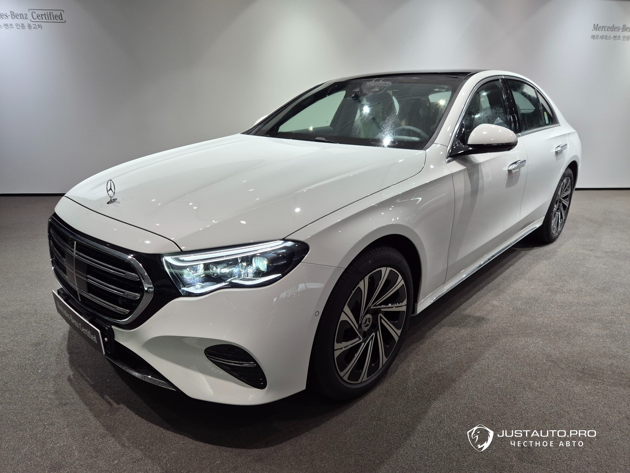 Автомобиль Mercedes-Benz E-Class