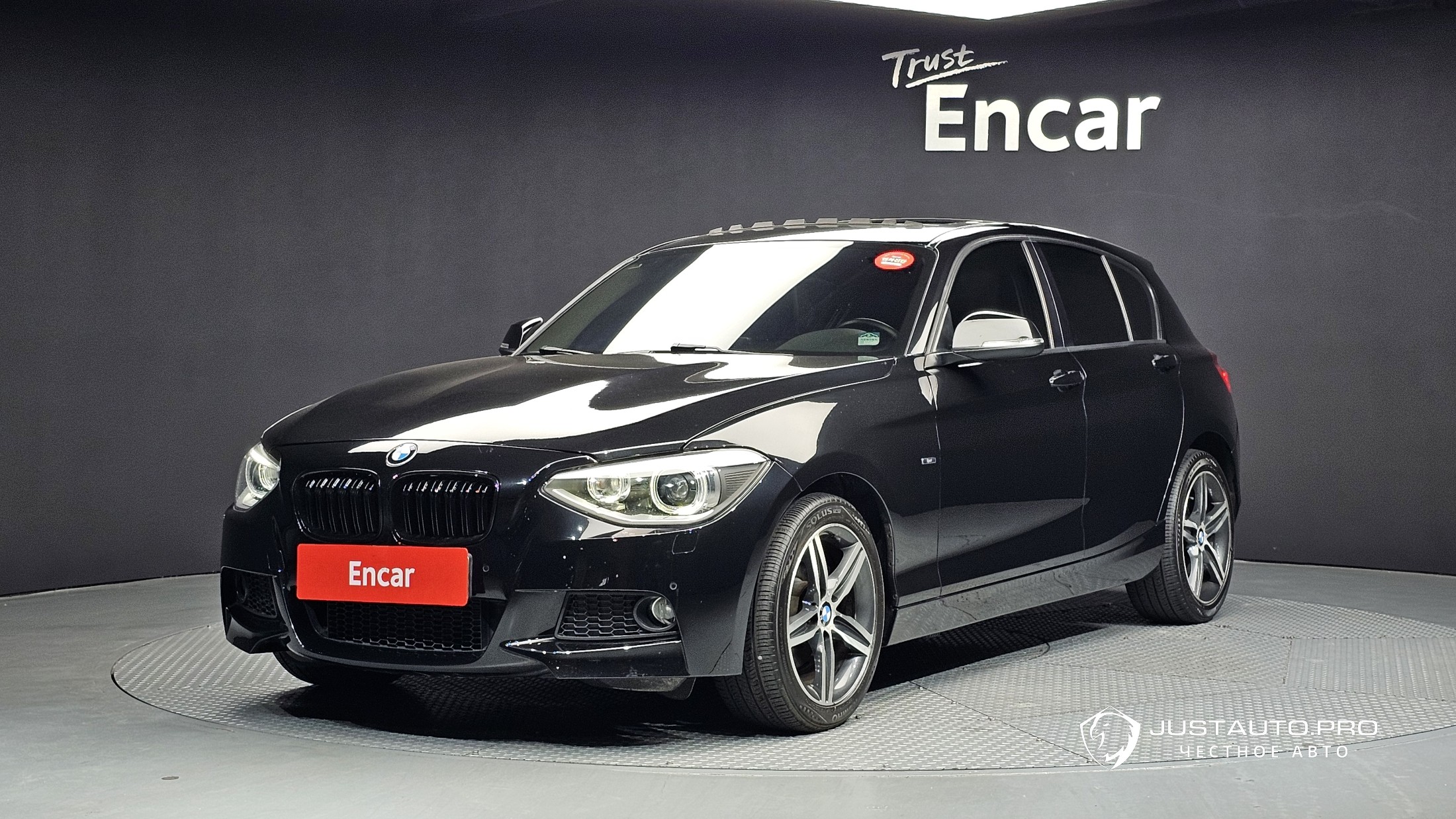 Автомобиль BMW 1-Series