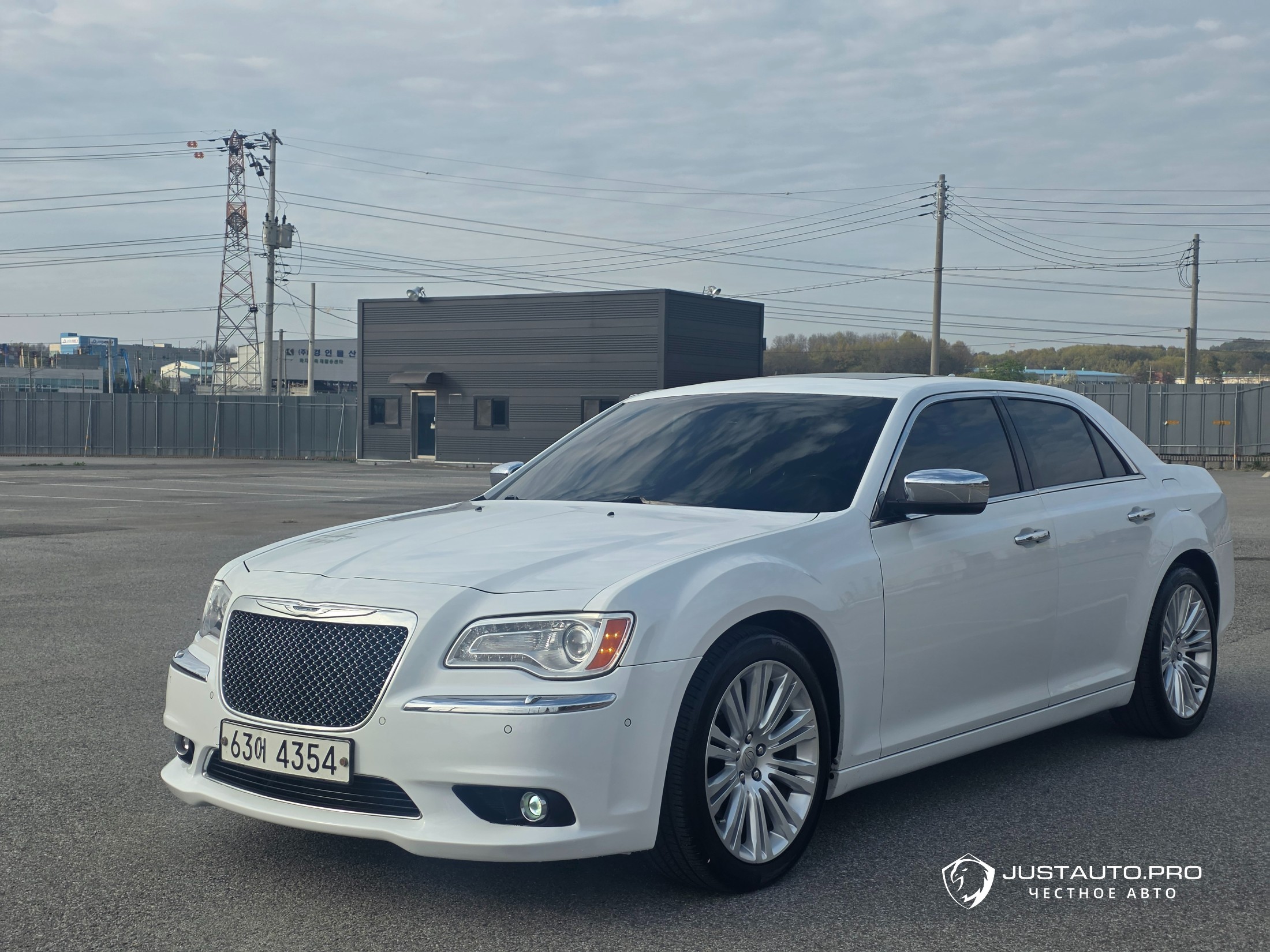 Автомобиль Chrysler 300C