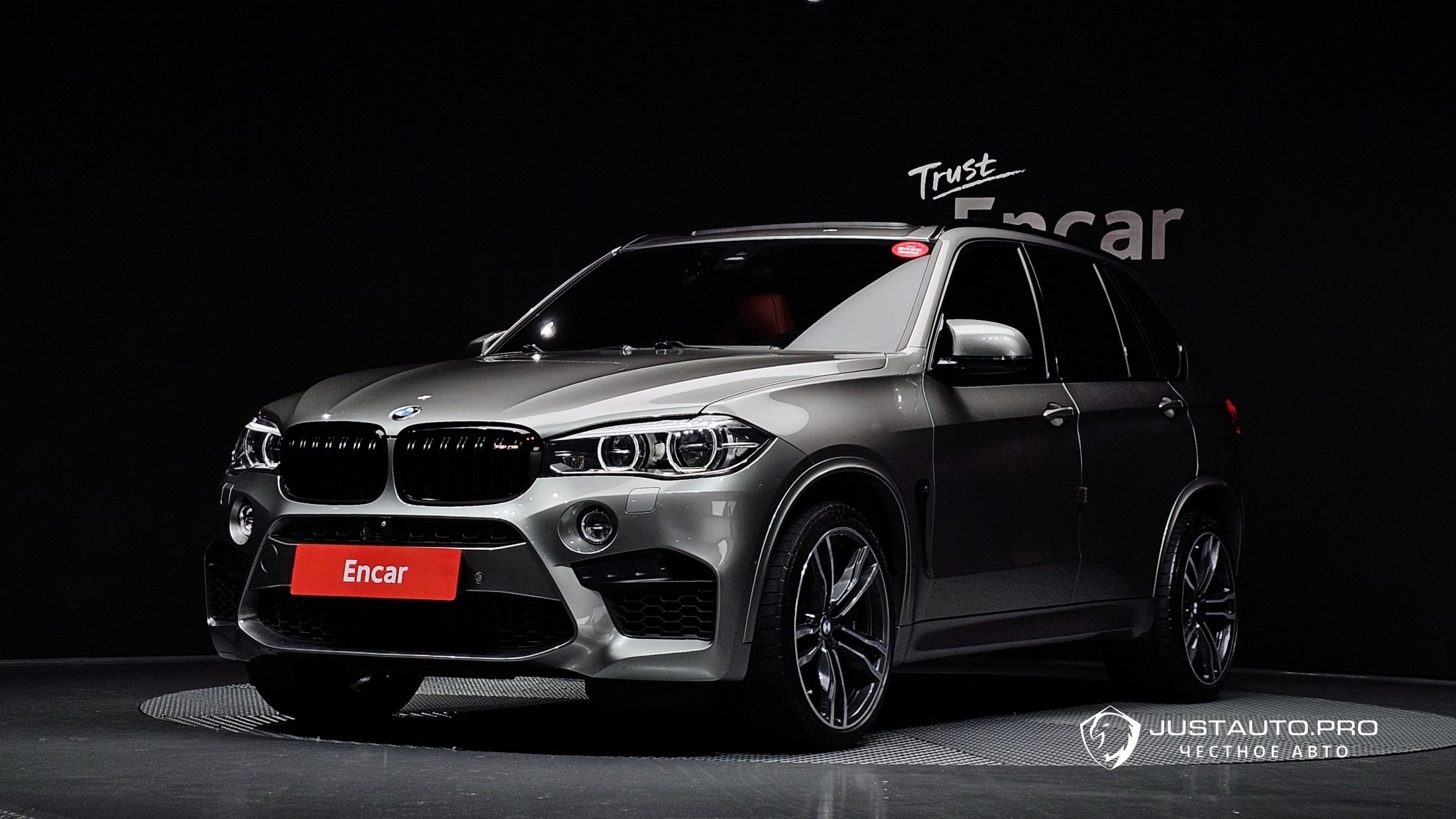 Автомобиль BMW X5M