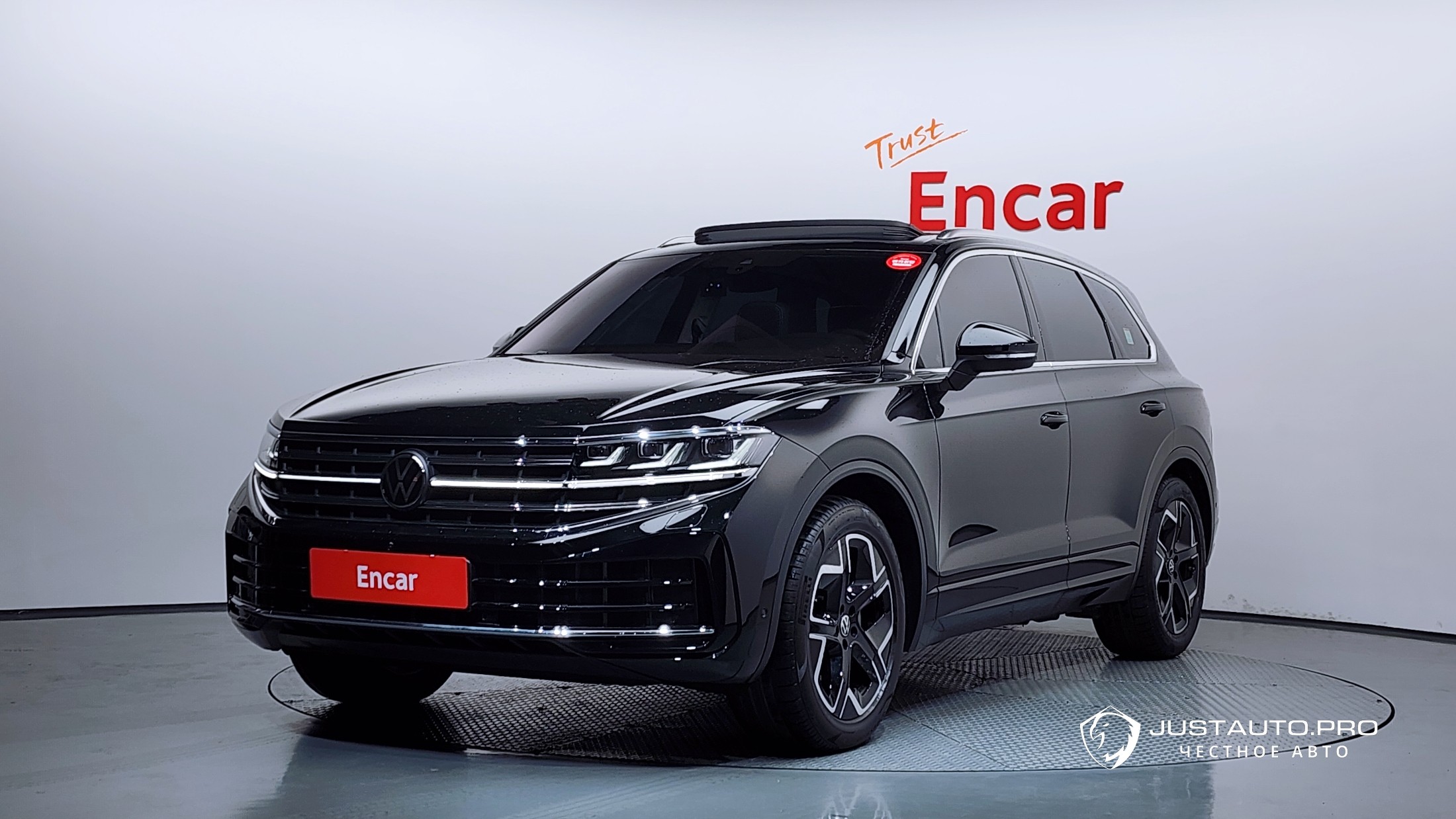 Автомобиль Volkswagen Touareg
